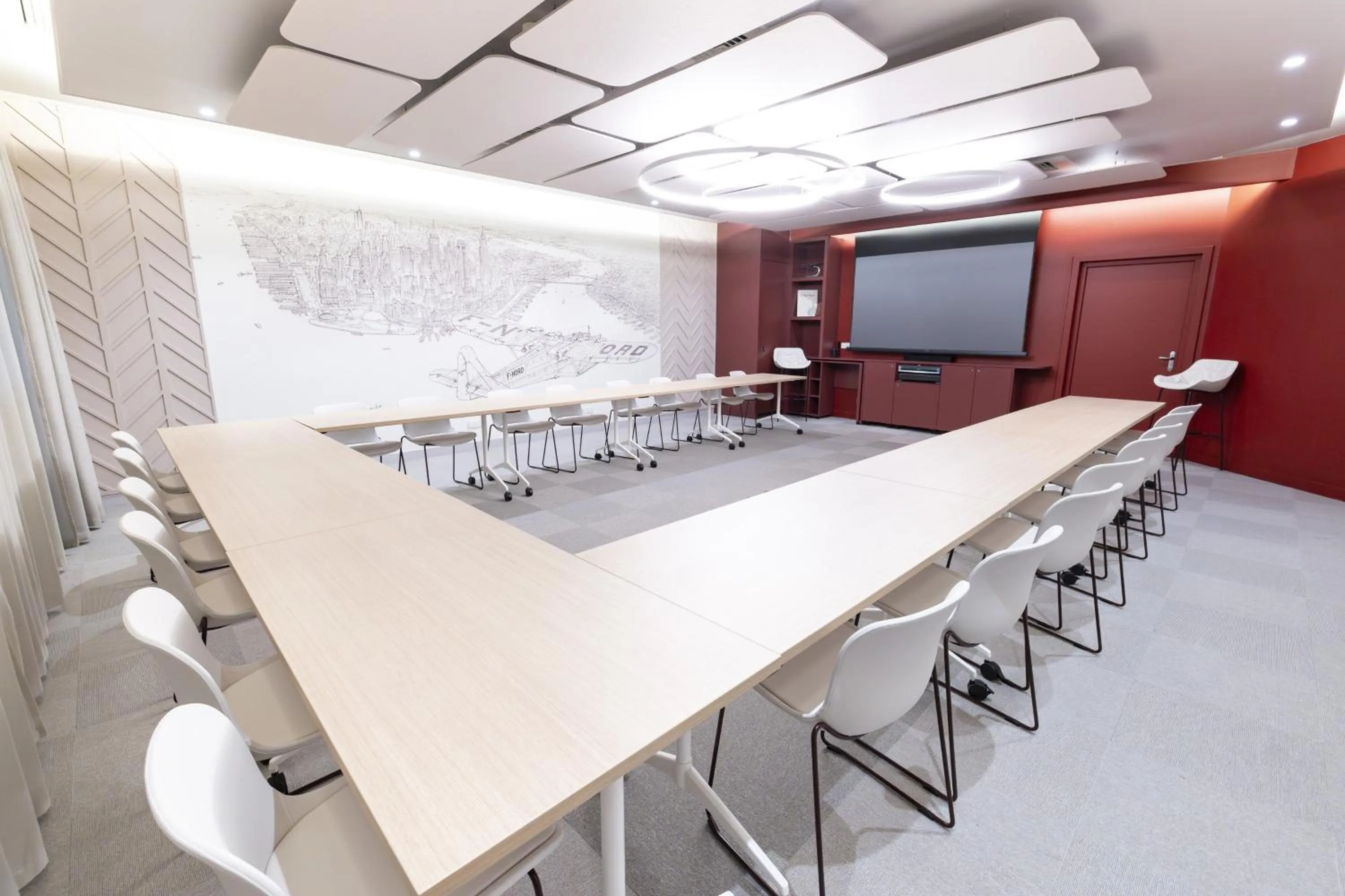 Meeting/conference room in Holiday Inn Express Arras by IHG
