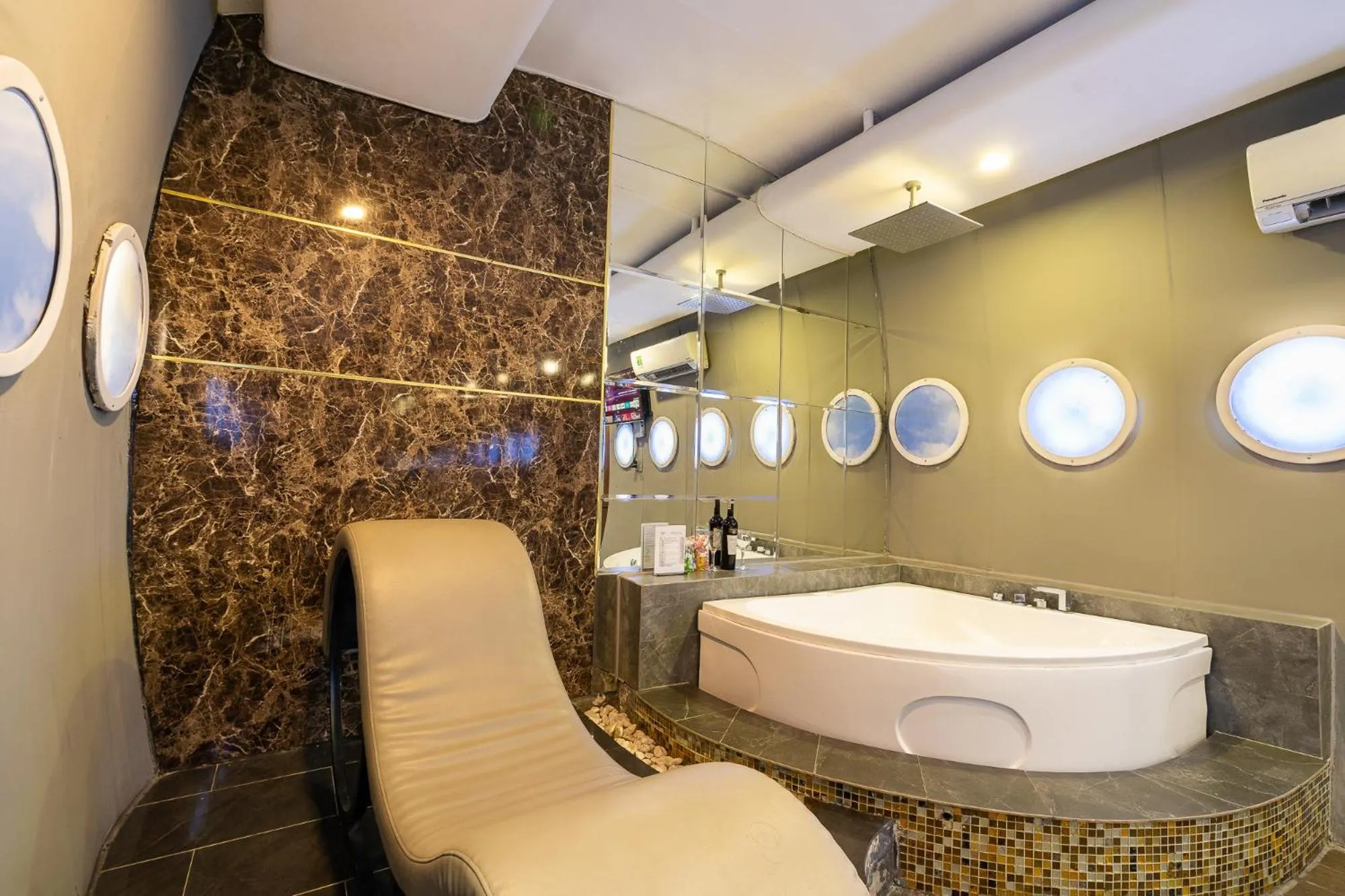 Bath in Collection O District 10 - Bonita Grand Hotel