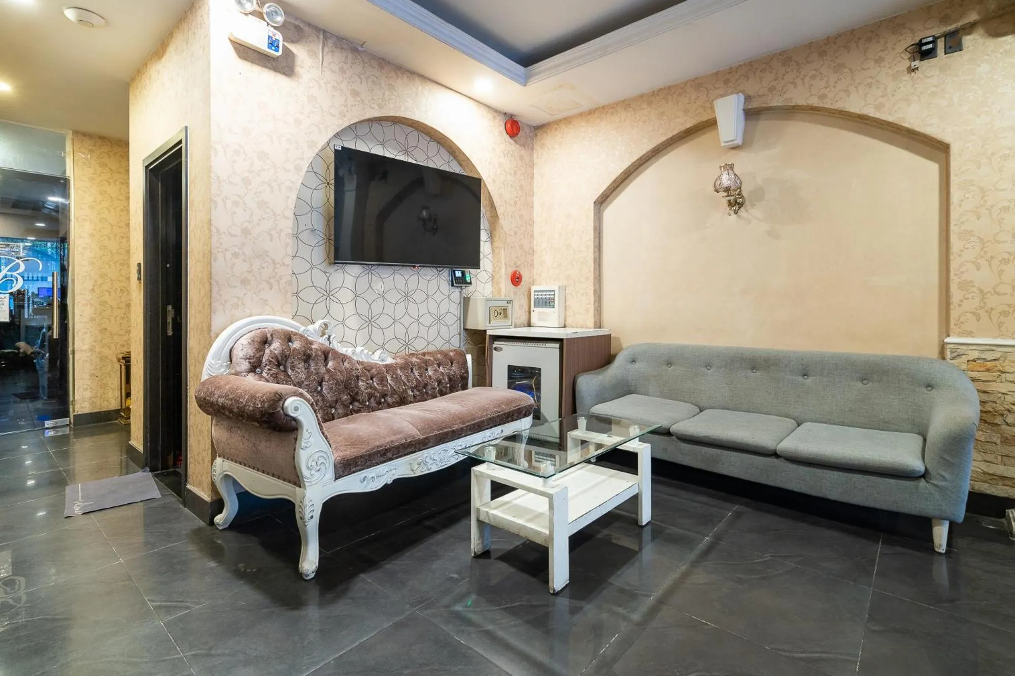 Lobby or reception in Collection O District 10 - Bonita Grand Hotel