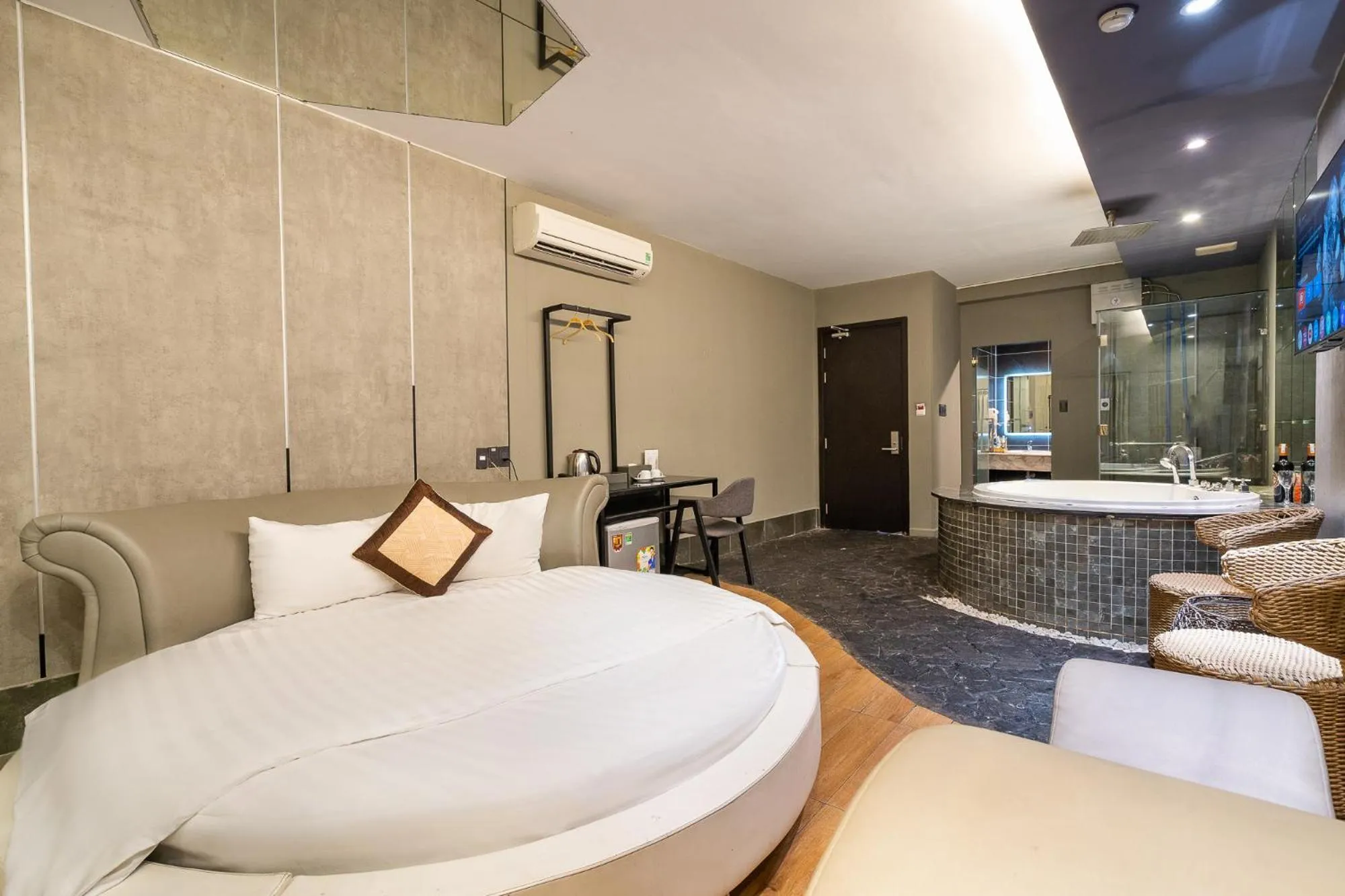 Photo of the whole room in Collection O District 10 - Bonita Grand Hotel