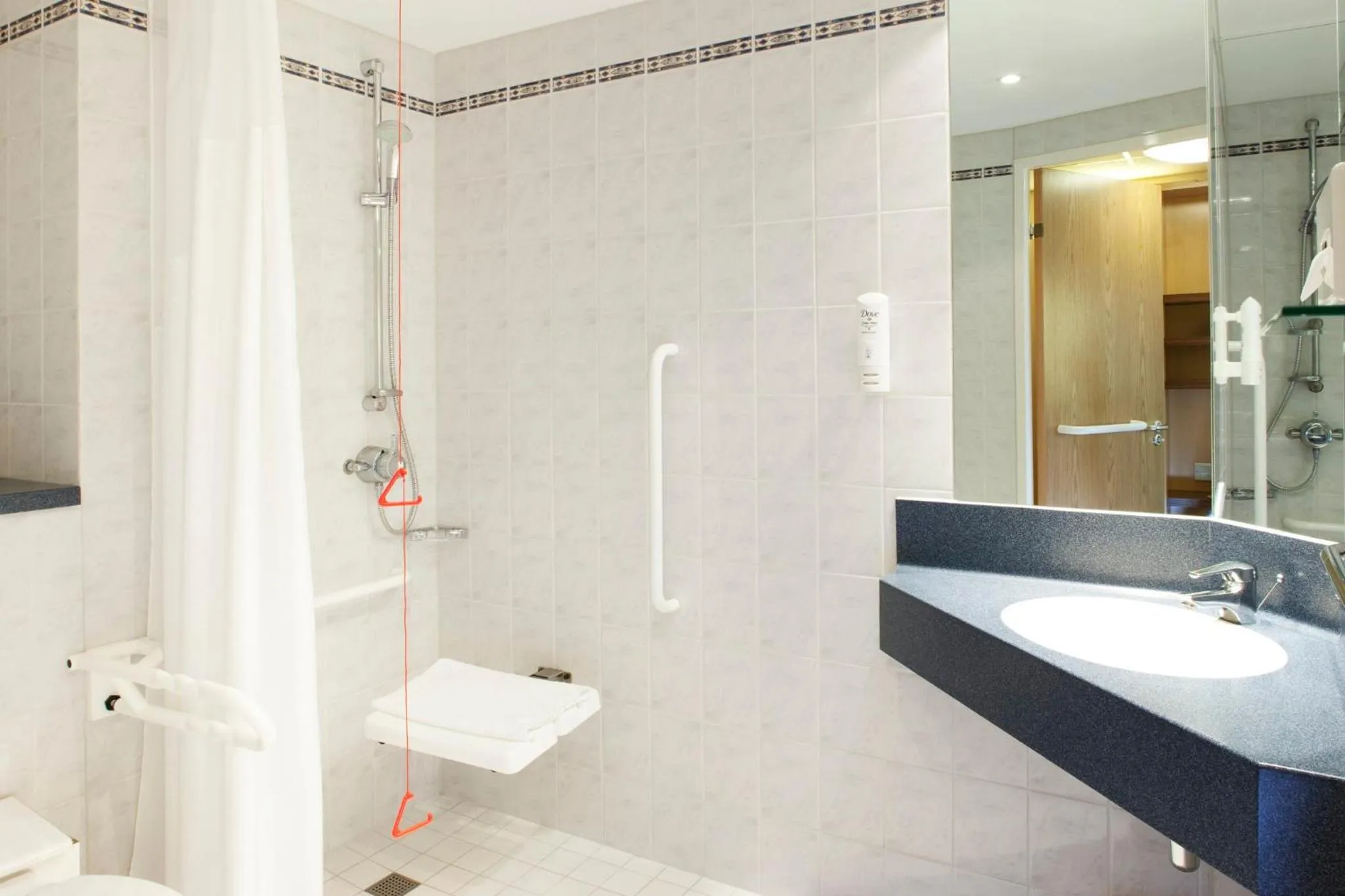 Bathroom in Holiday Inn Express Park Royal by IHG