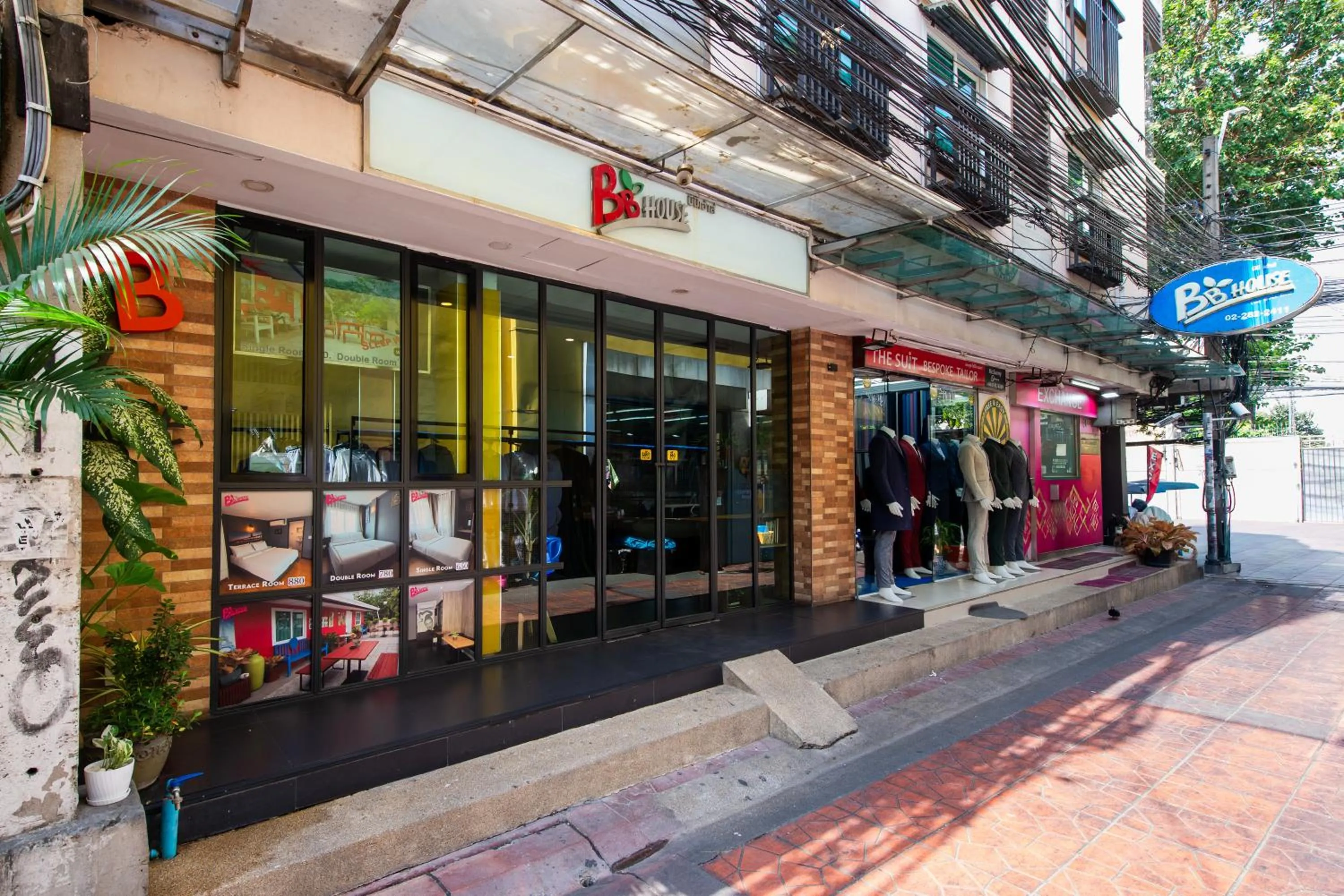 Property building in BB House Phra Athit บีบี เฮ้าส์ พระอาทิตย์