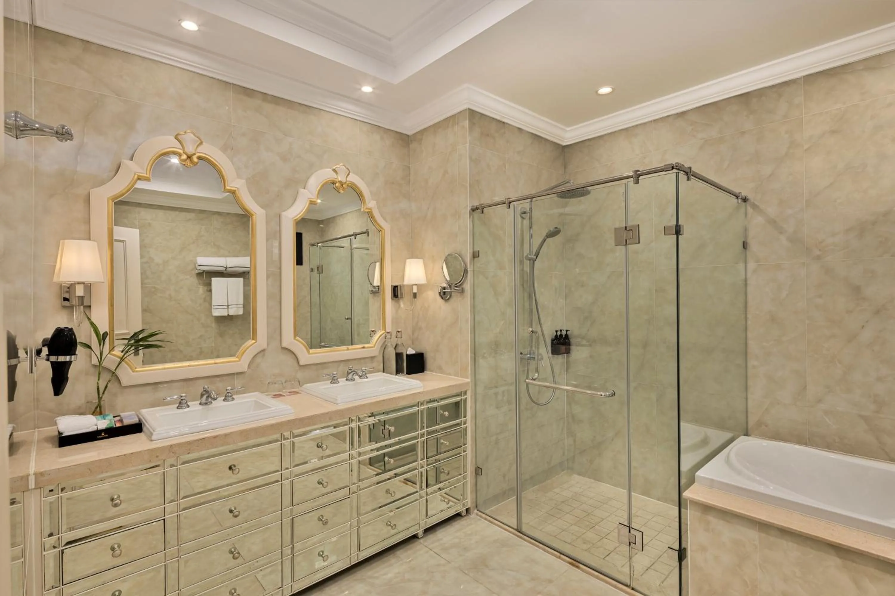 Shower in Vinpearl Cua Hoi, Affiliated by Melia