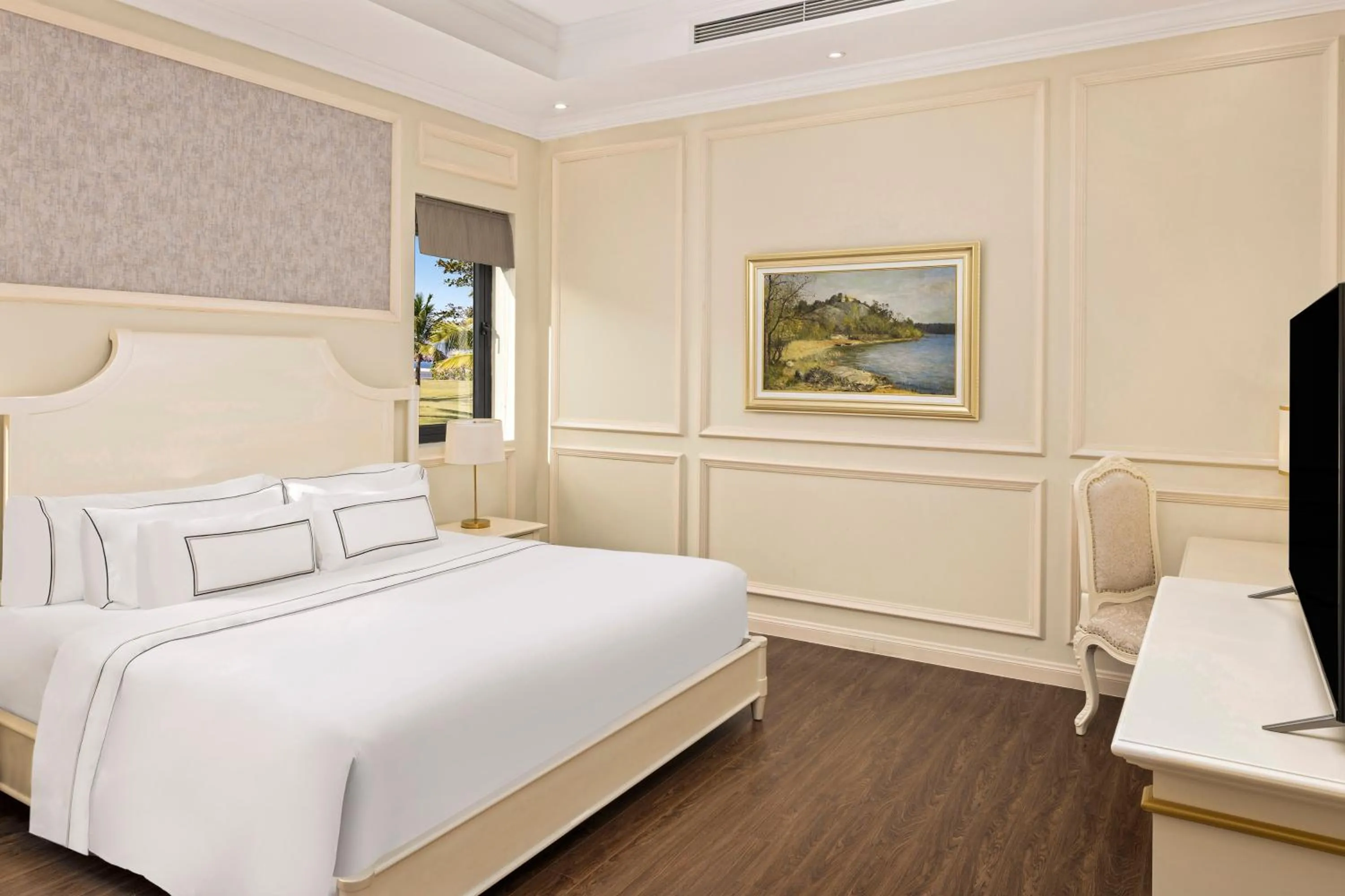 Bed in Vinpearl Cua Hoi, Affiliated by Melia