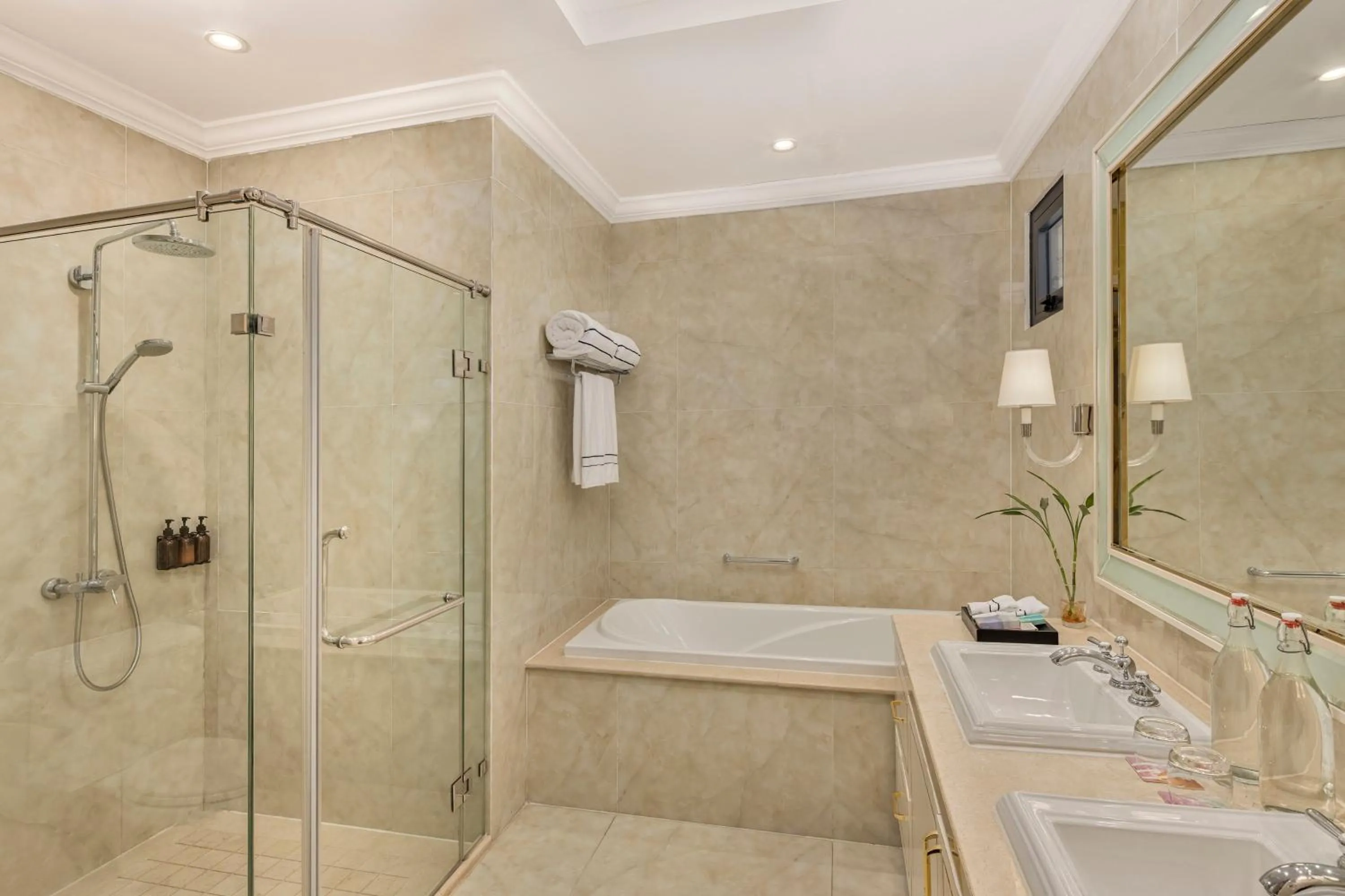 Shower in Vinpearl Cua Hoi, Affiliated by Melia