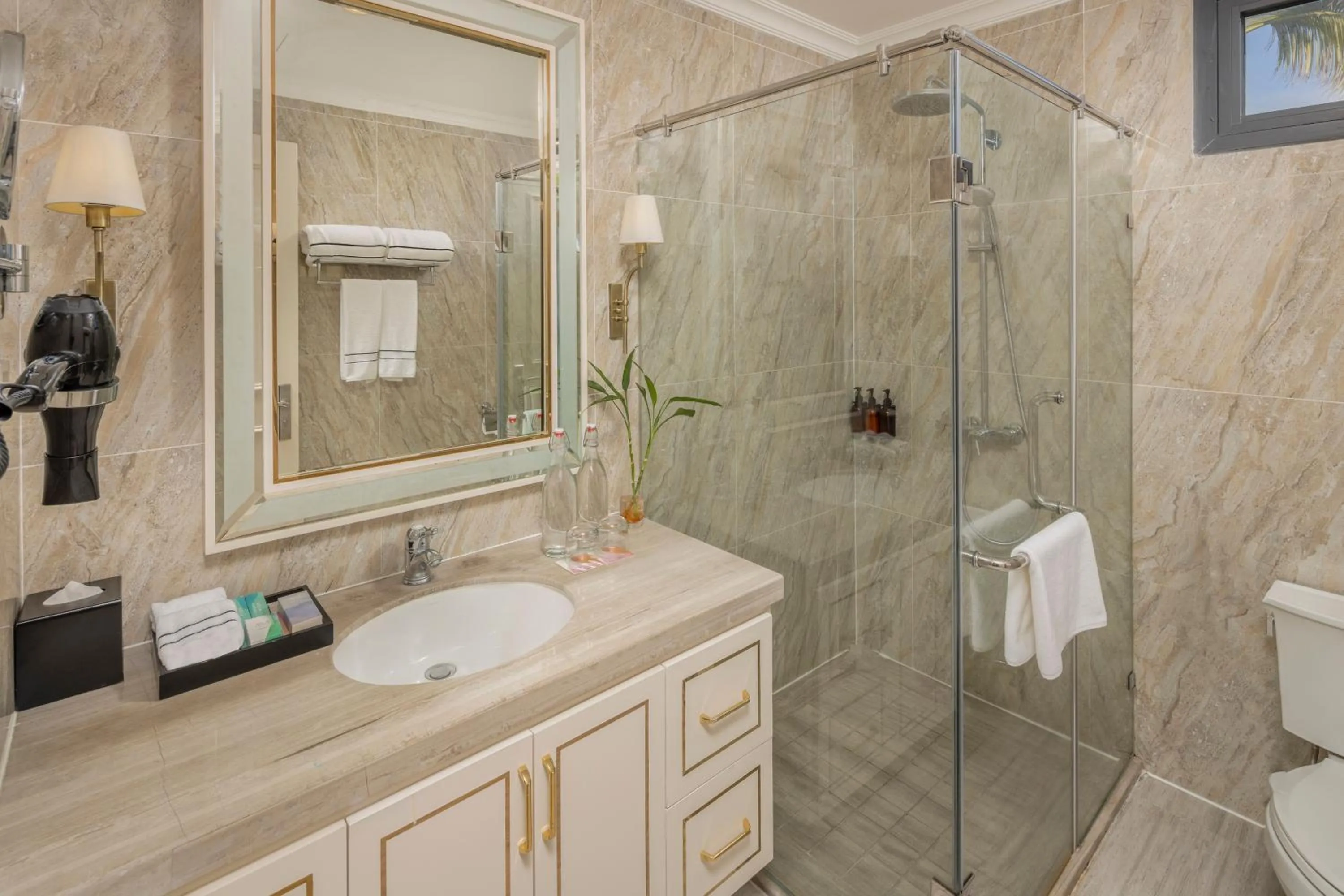 Shower in Vinpearl Cua Hoi, Affiliated by Melia