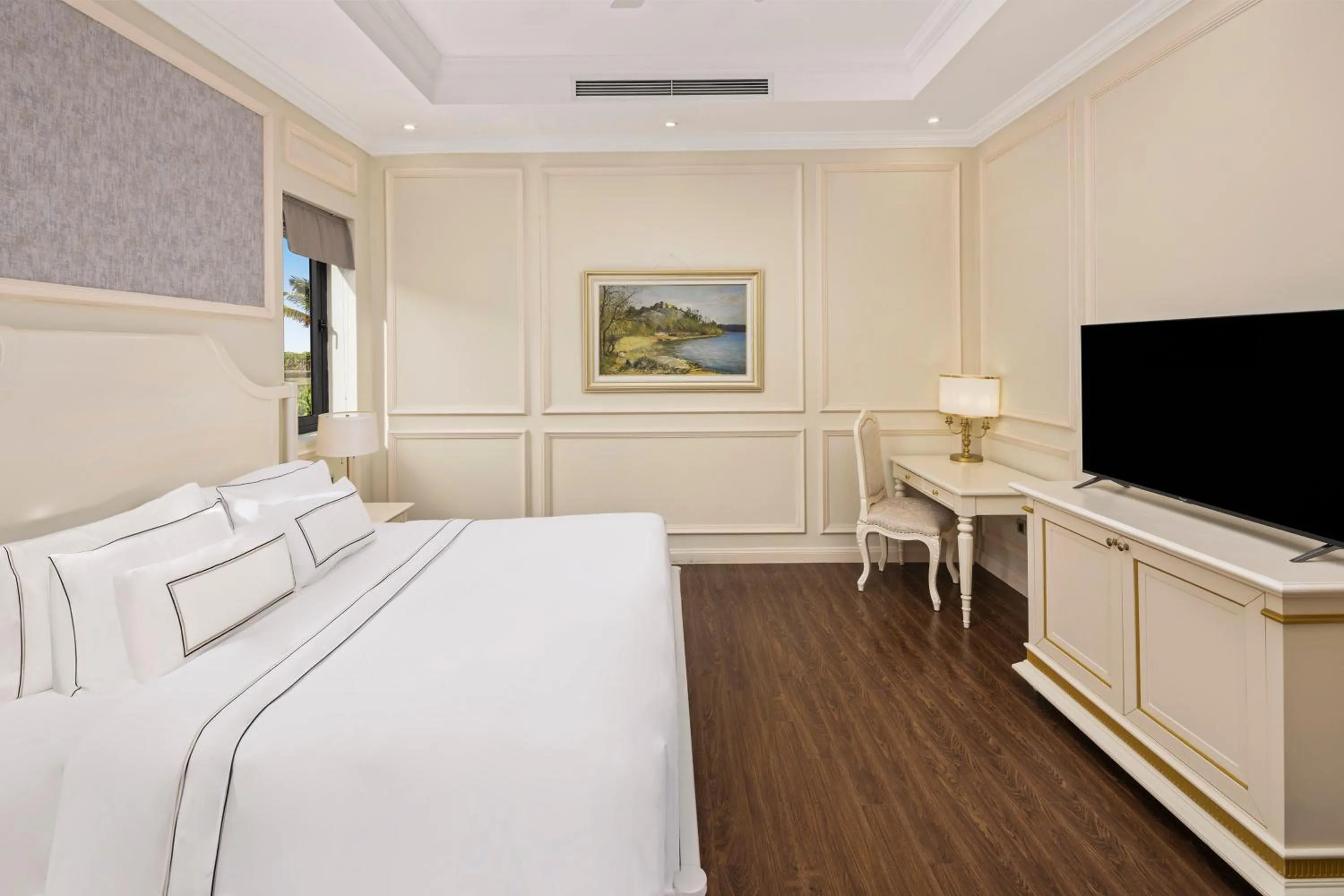 Bed in Vinpearl Cua Hoi, Affiliated by Melia