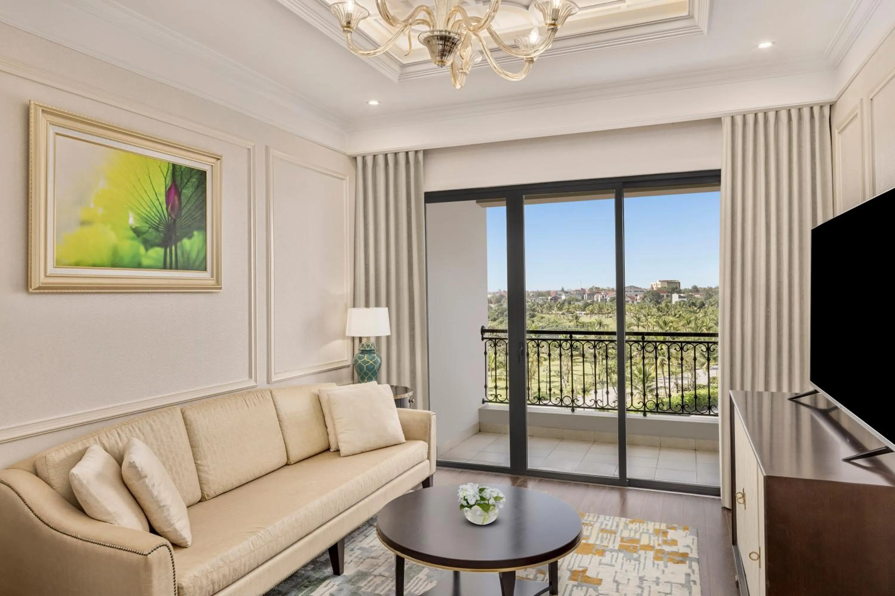 TV and multimedia in Vinpearl Cua Hoi, Affiliated by Melia