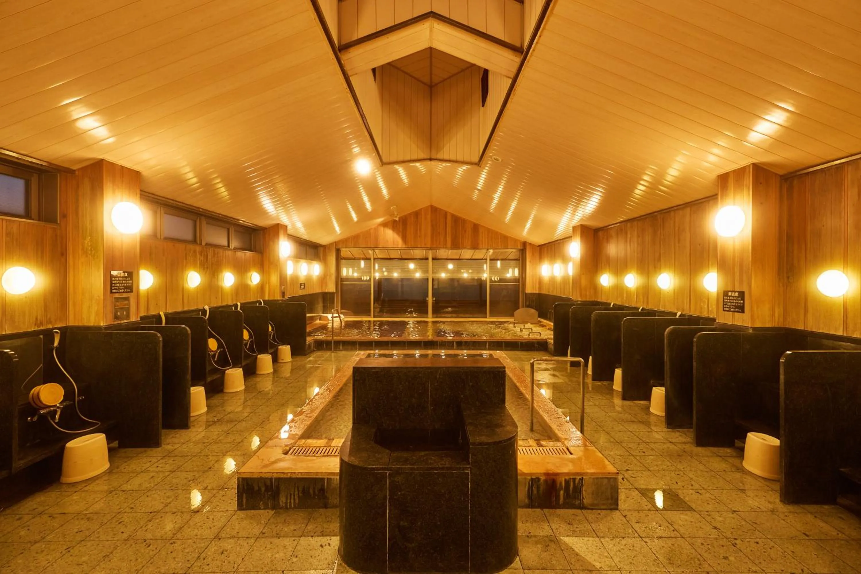 Public Bath in Yuno Yado Shoei