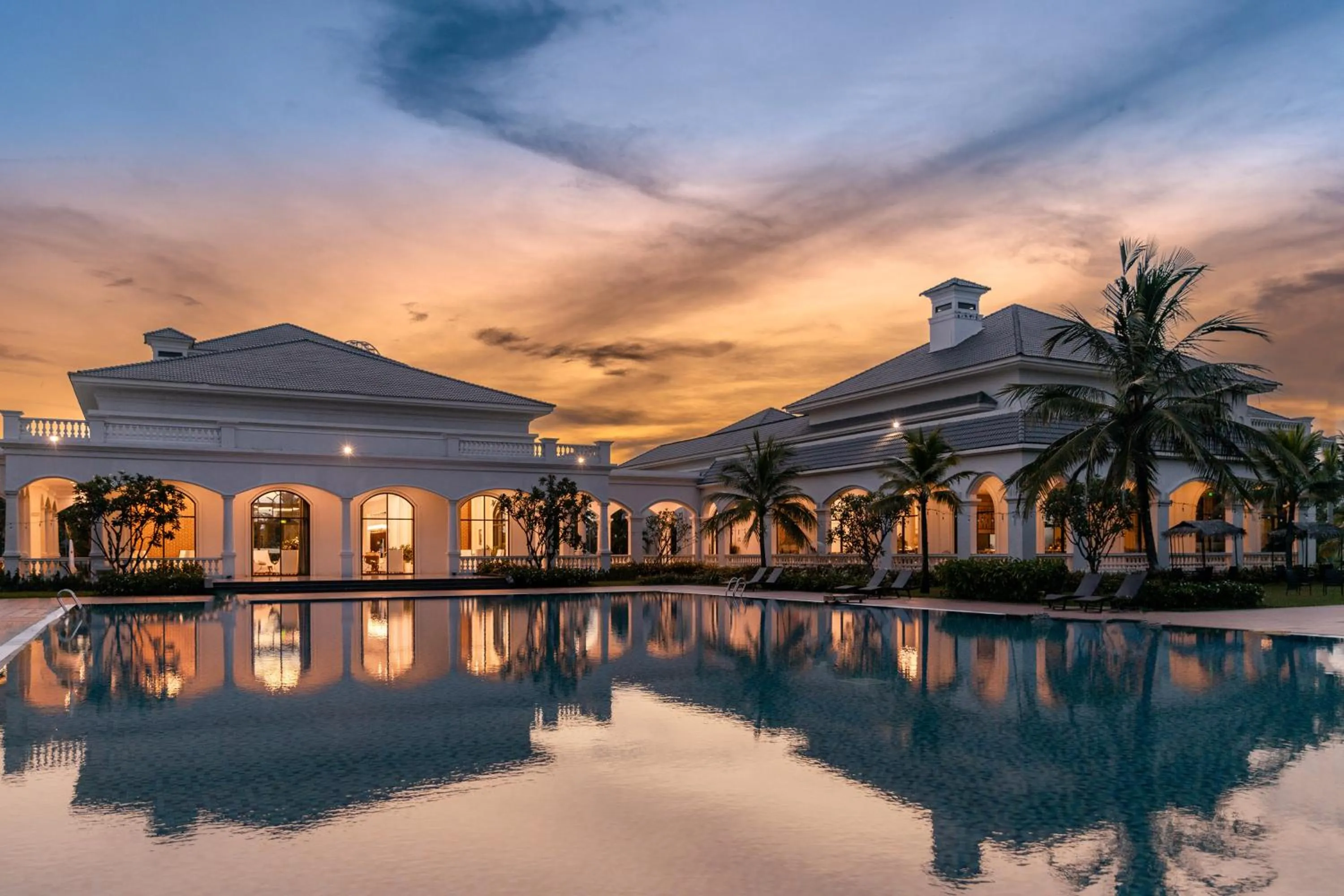 Facade/entrance in Meliá Vinpearl Cua Sot Beach Resort