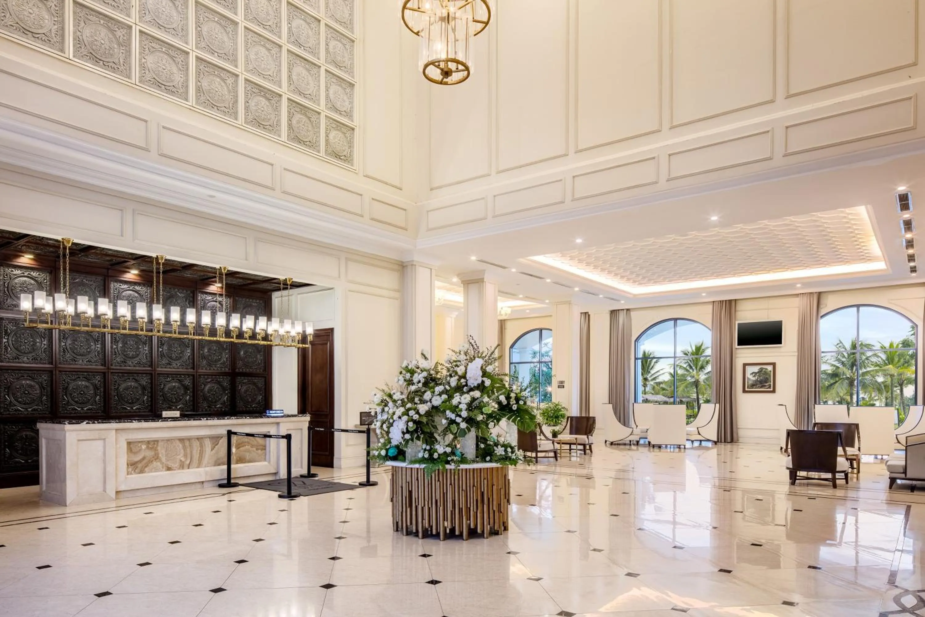 Lobby or reception in Meliá Vinpearl Cua Sot Beach Resort