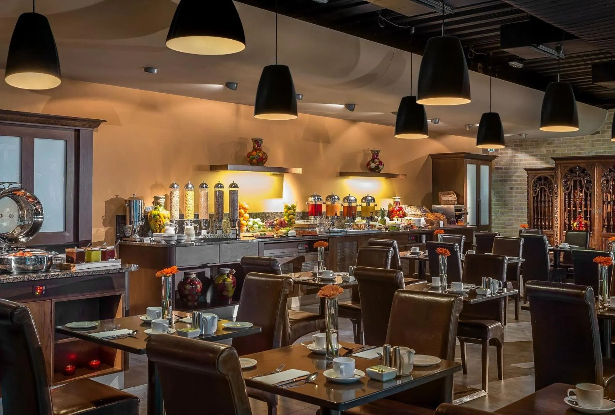 Restaurant/places to eat in The Trinity City Hotel