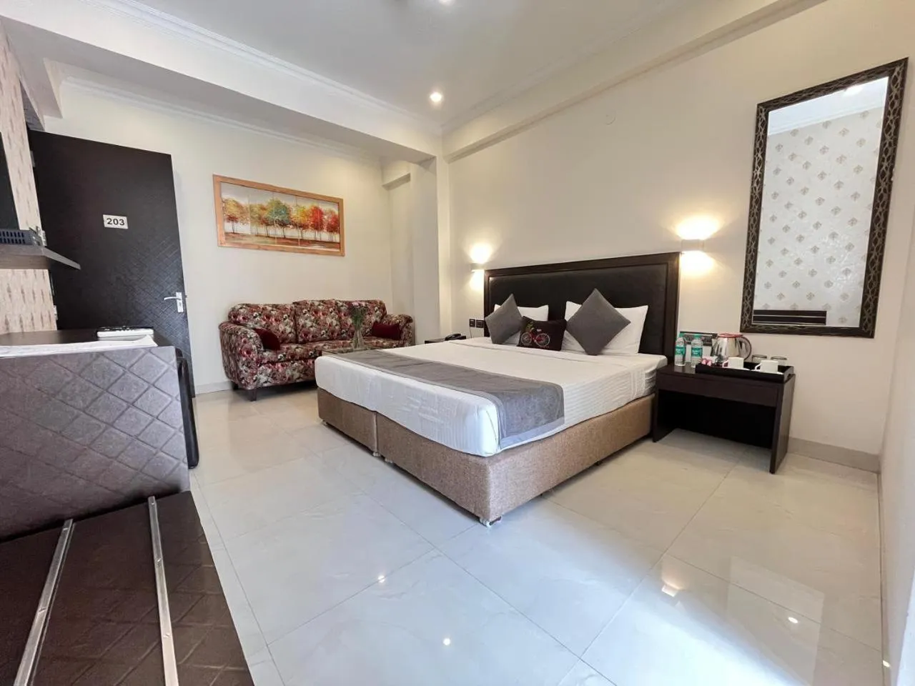 Bedroom, Bed in Anand Bhawan