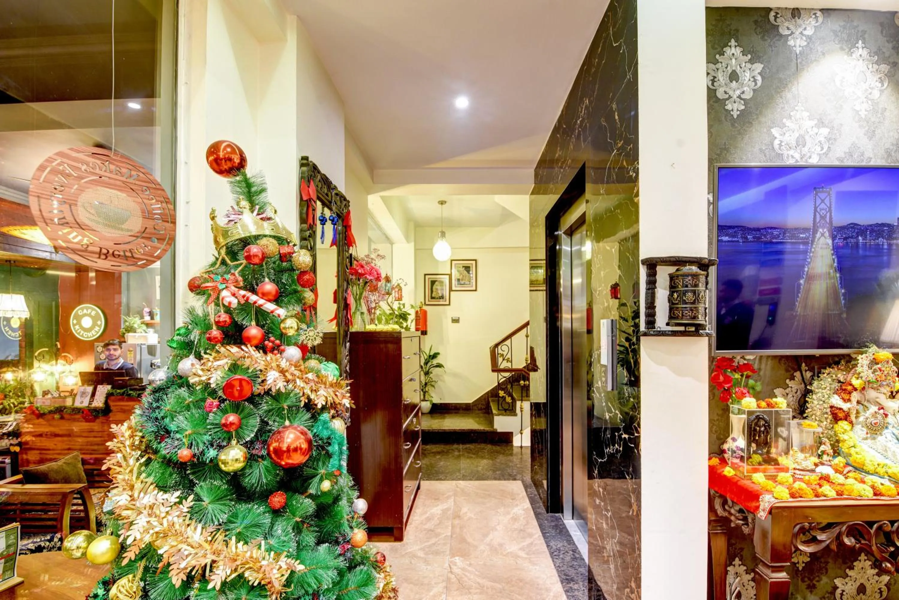 Property building in Anand Bhawan