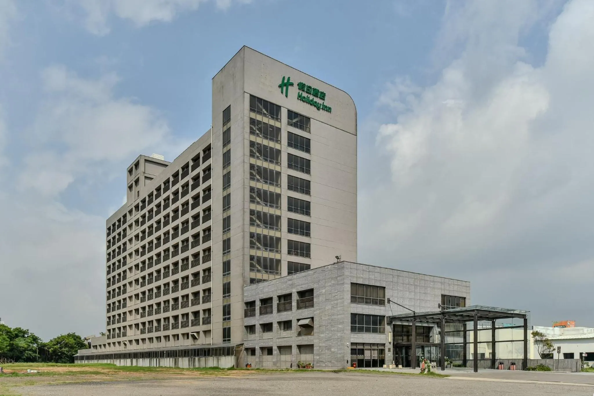 Property building in Holiday Inn Taoyuan Airport by IHG