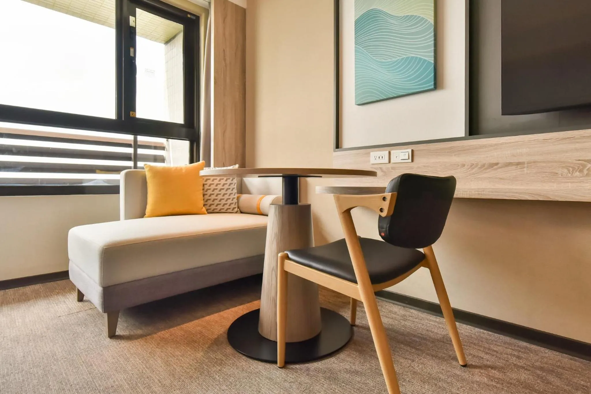 Photo of the whole room, Bed in Holiday Inn Taoyuan Airport by IHG