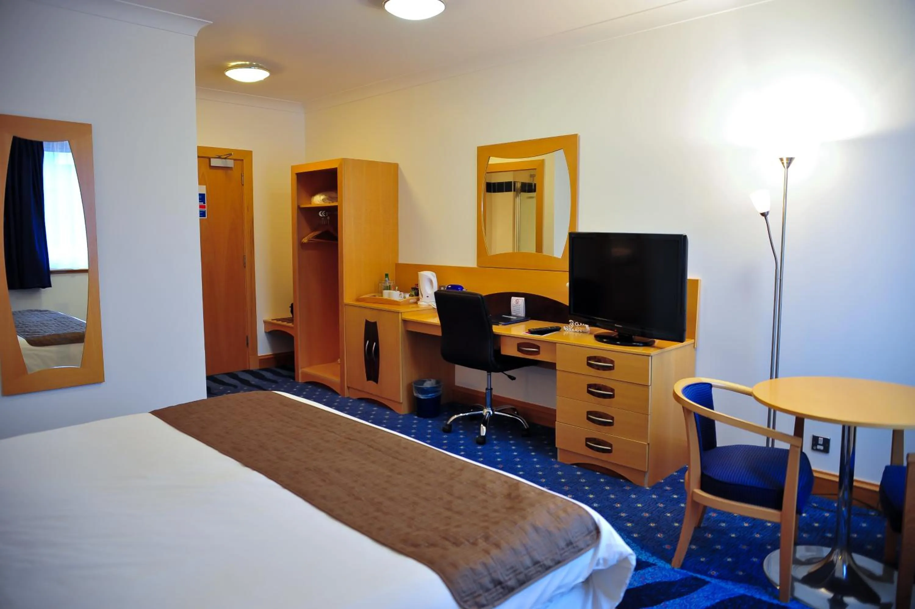 TV and multimedia, Bed in The Park Hotel