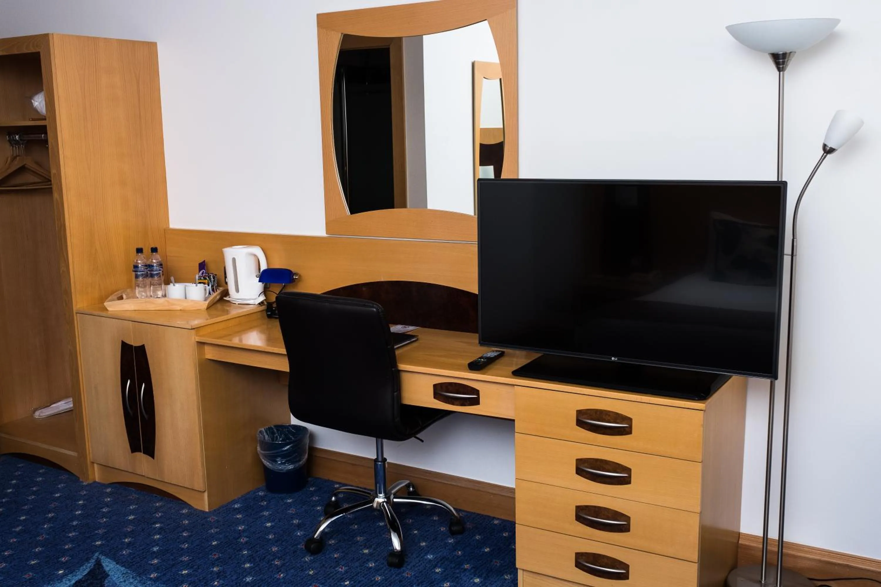 TV and multimedia in The Park Hotel