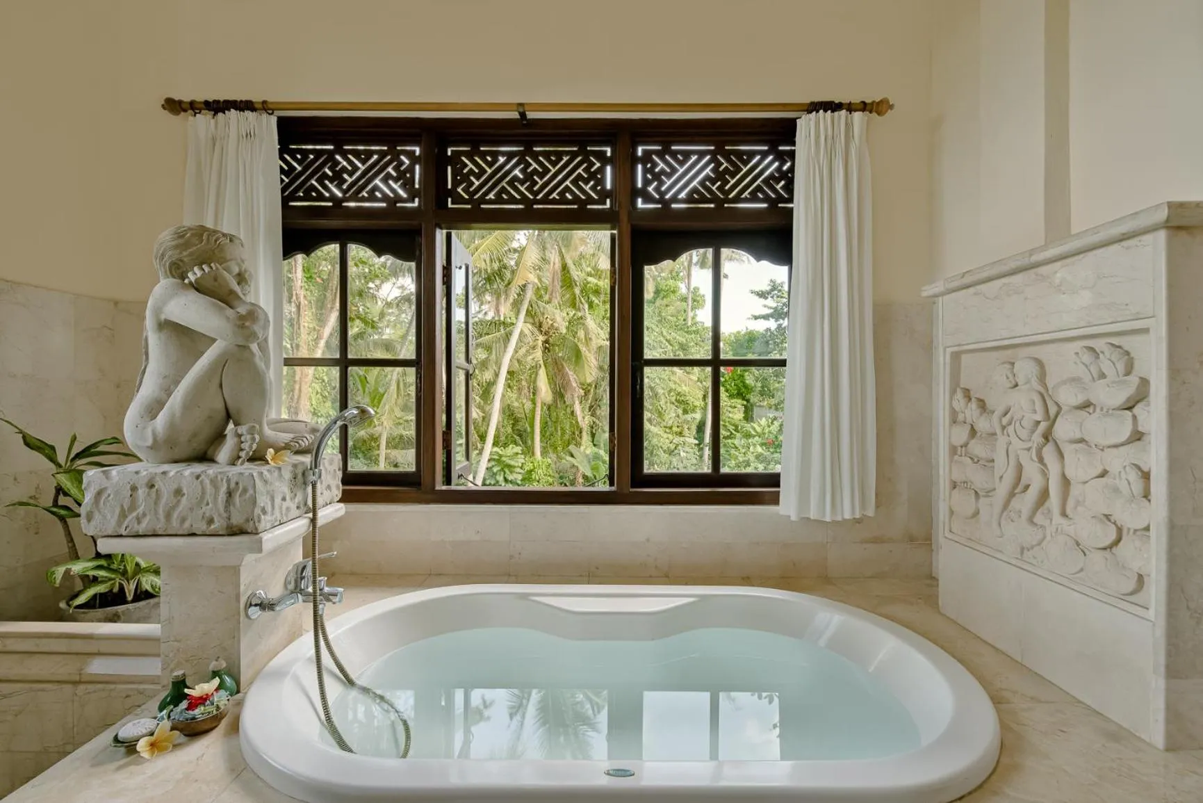 Bath in Alam Shanti Ubud