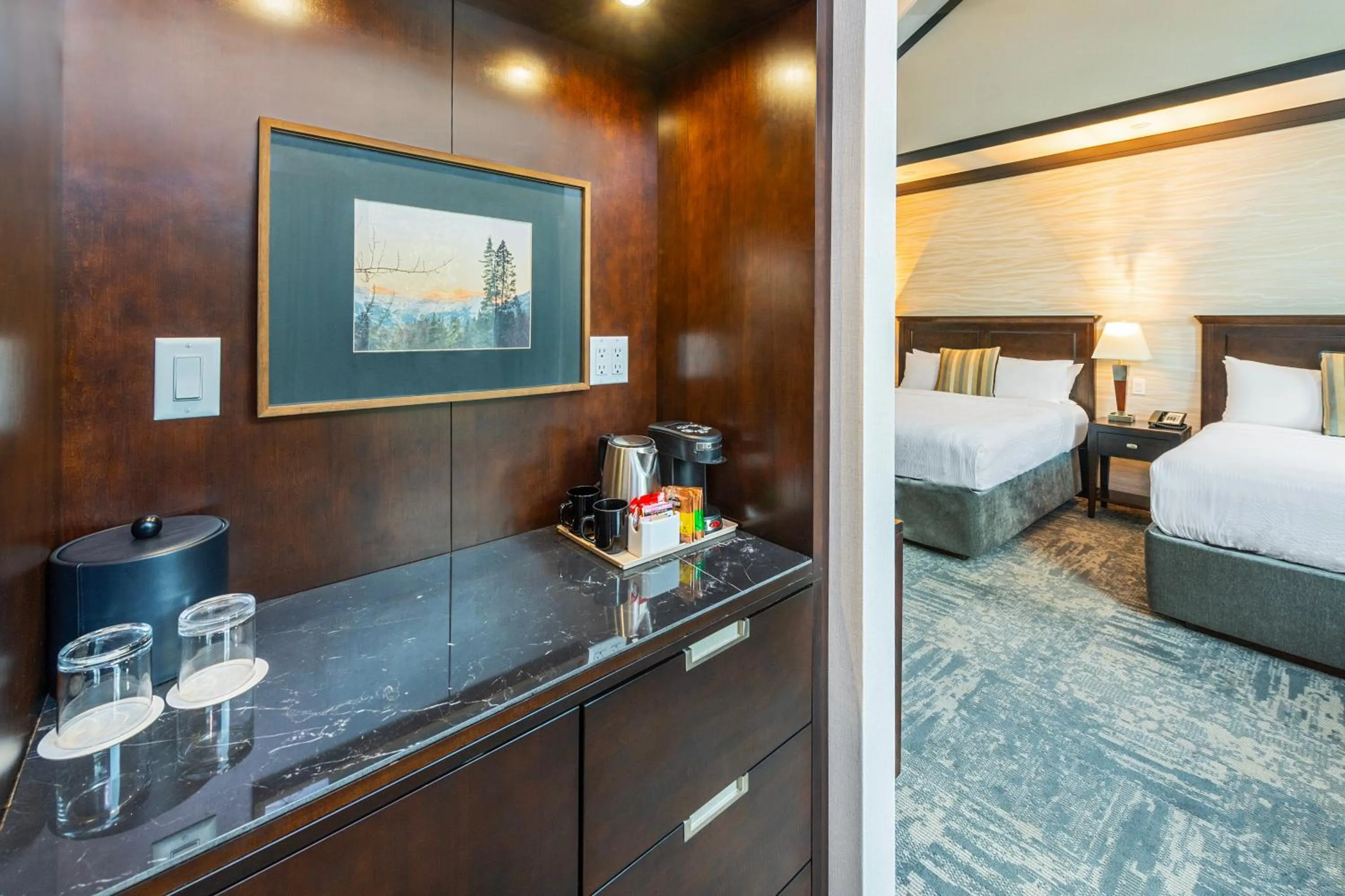 Coffee/tea facilities, Bed in Charltons Banff