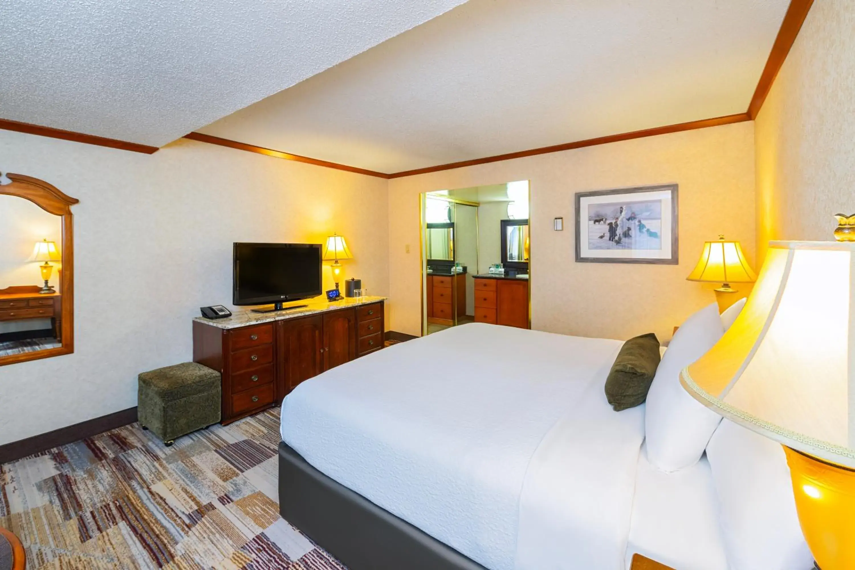 Deluxe Room with King Bed in Charltons Banff Deluxe Room with King Bed in Charltons Banff