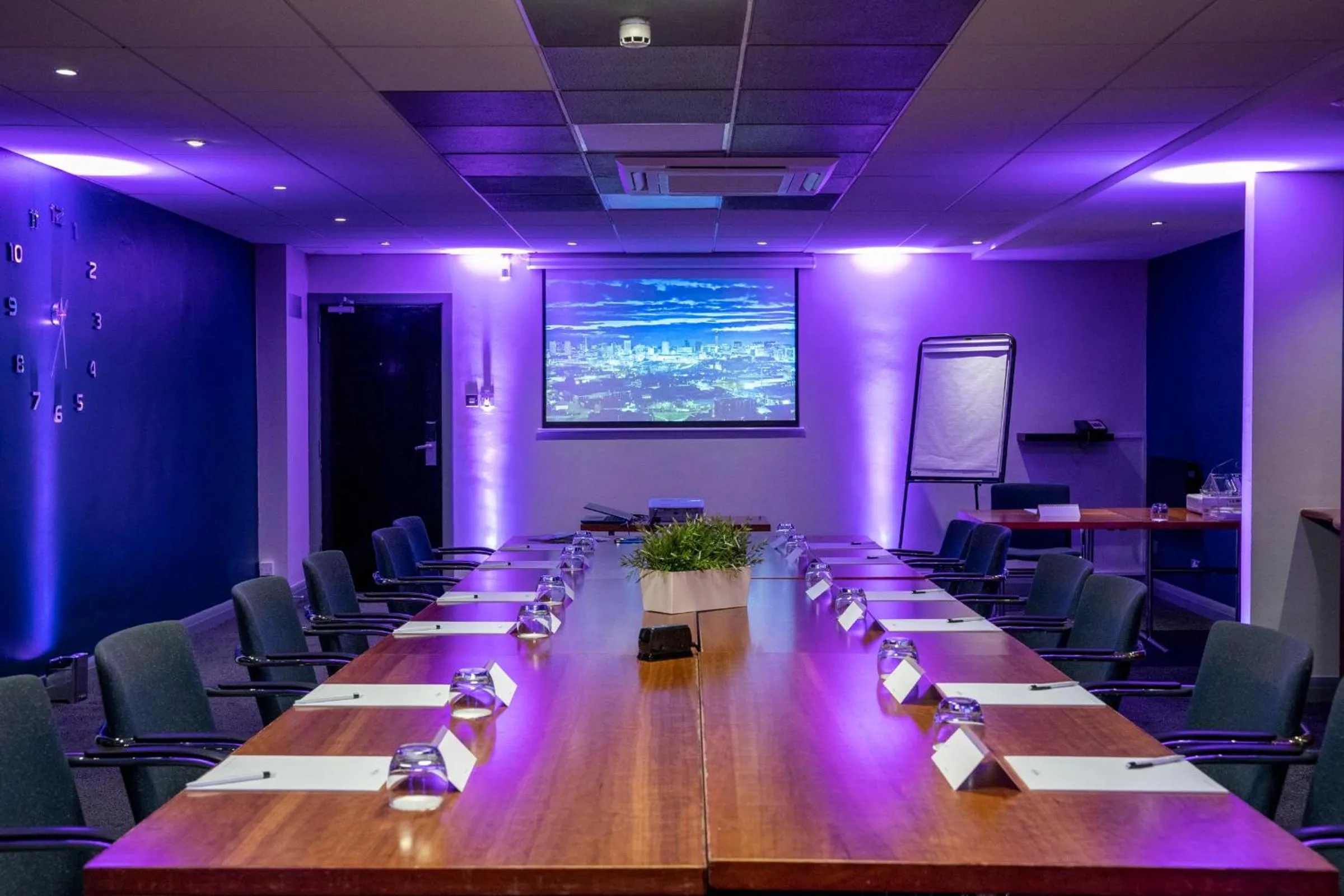 Meeting/conference room in Mercure Birmingham West Hotel