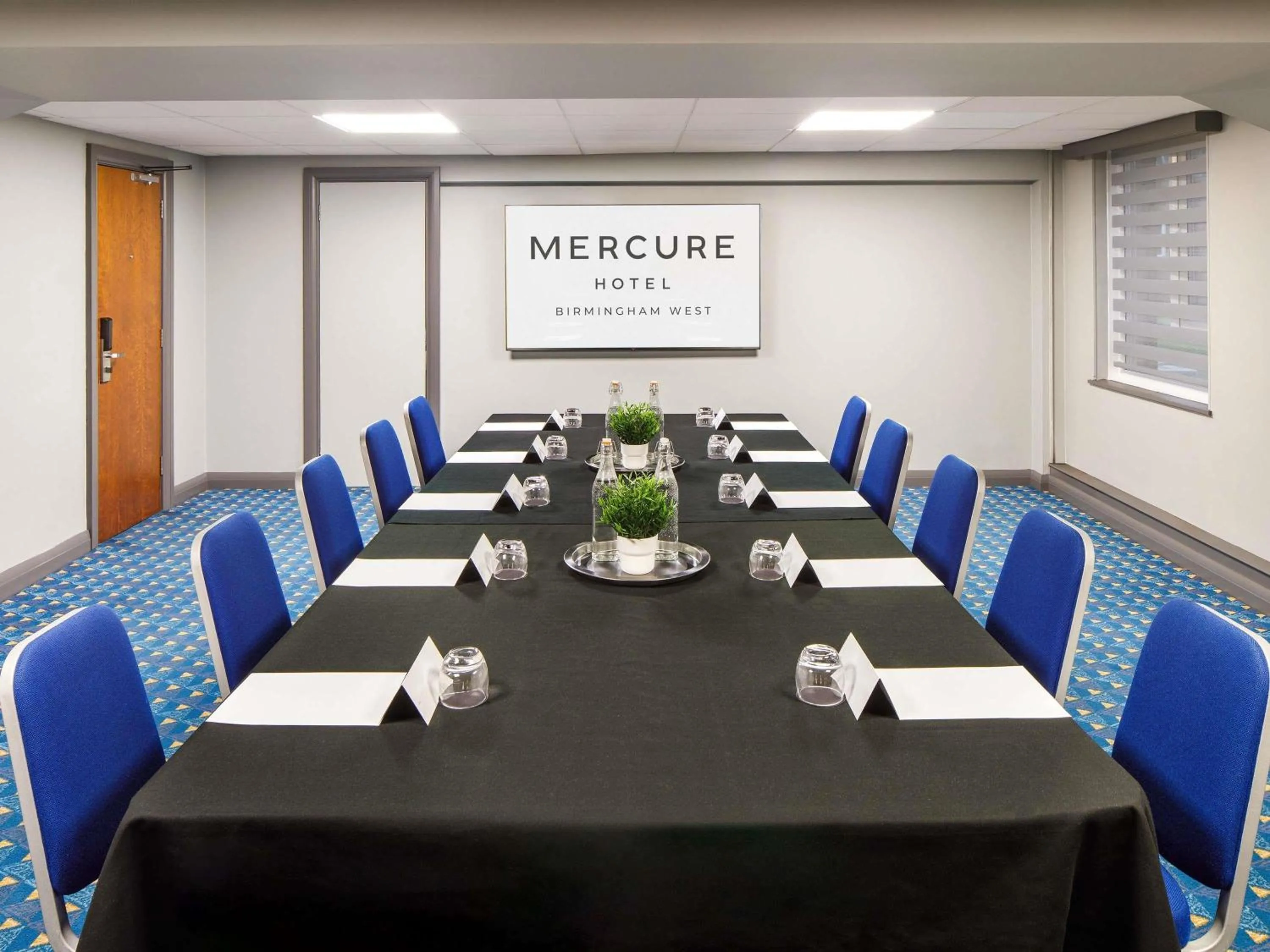 Meeting/conference room in Mercure Birmingham West Hotel