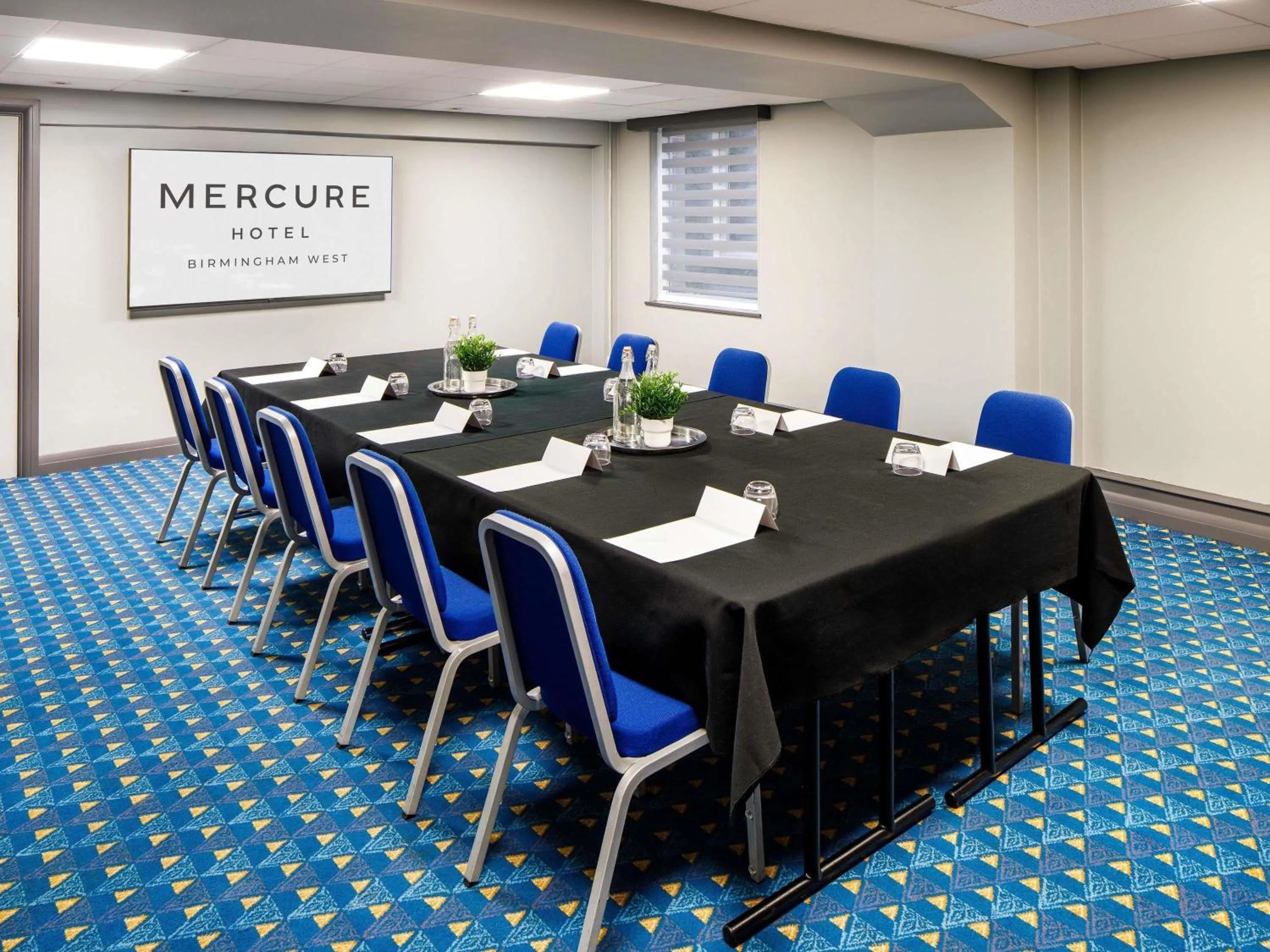 Meeting/conference room in Mercure Birmingham West Hotel