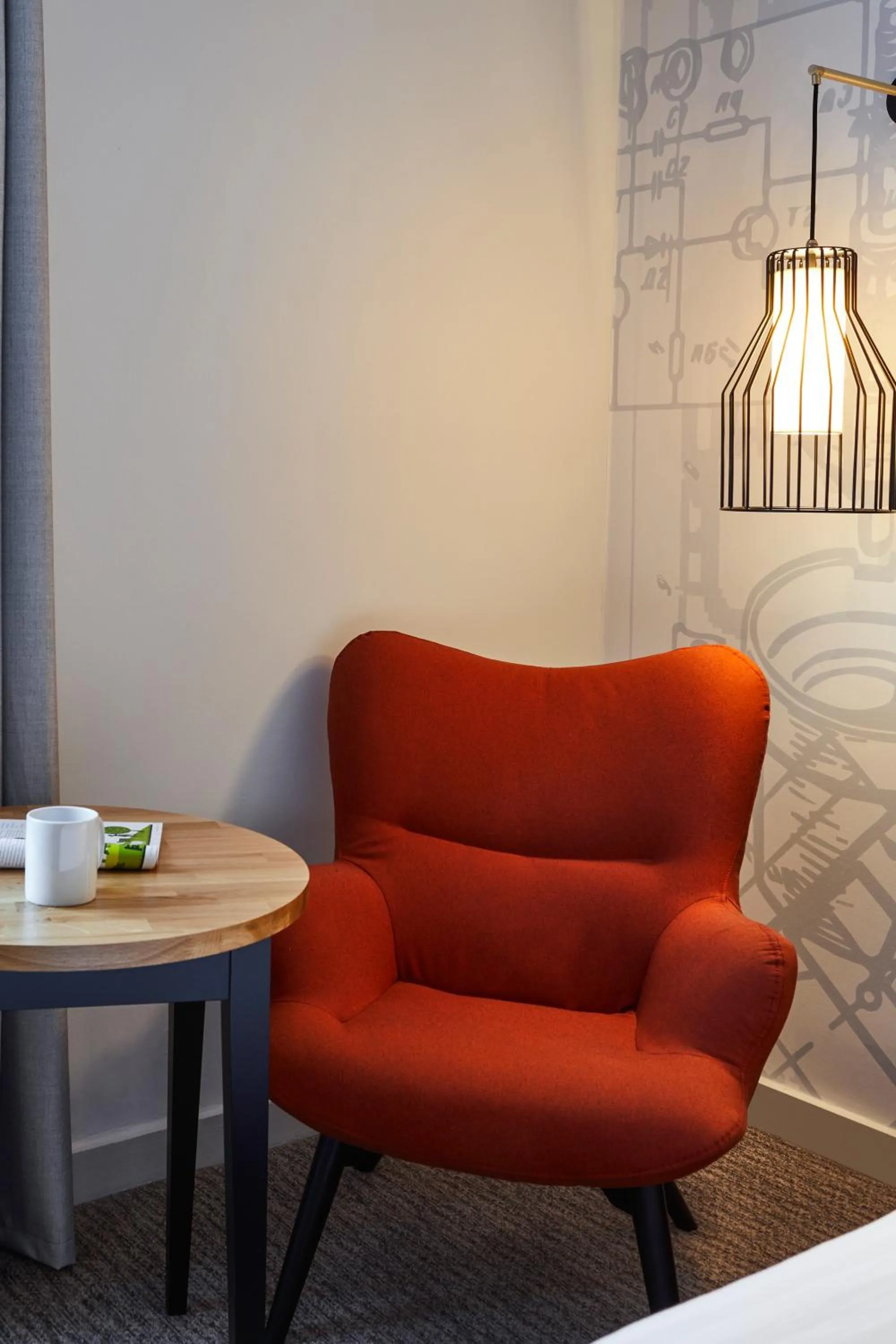 Seating area in Mercure Birmingham West Hotel