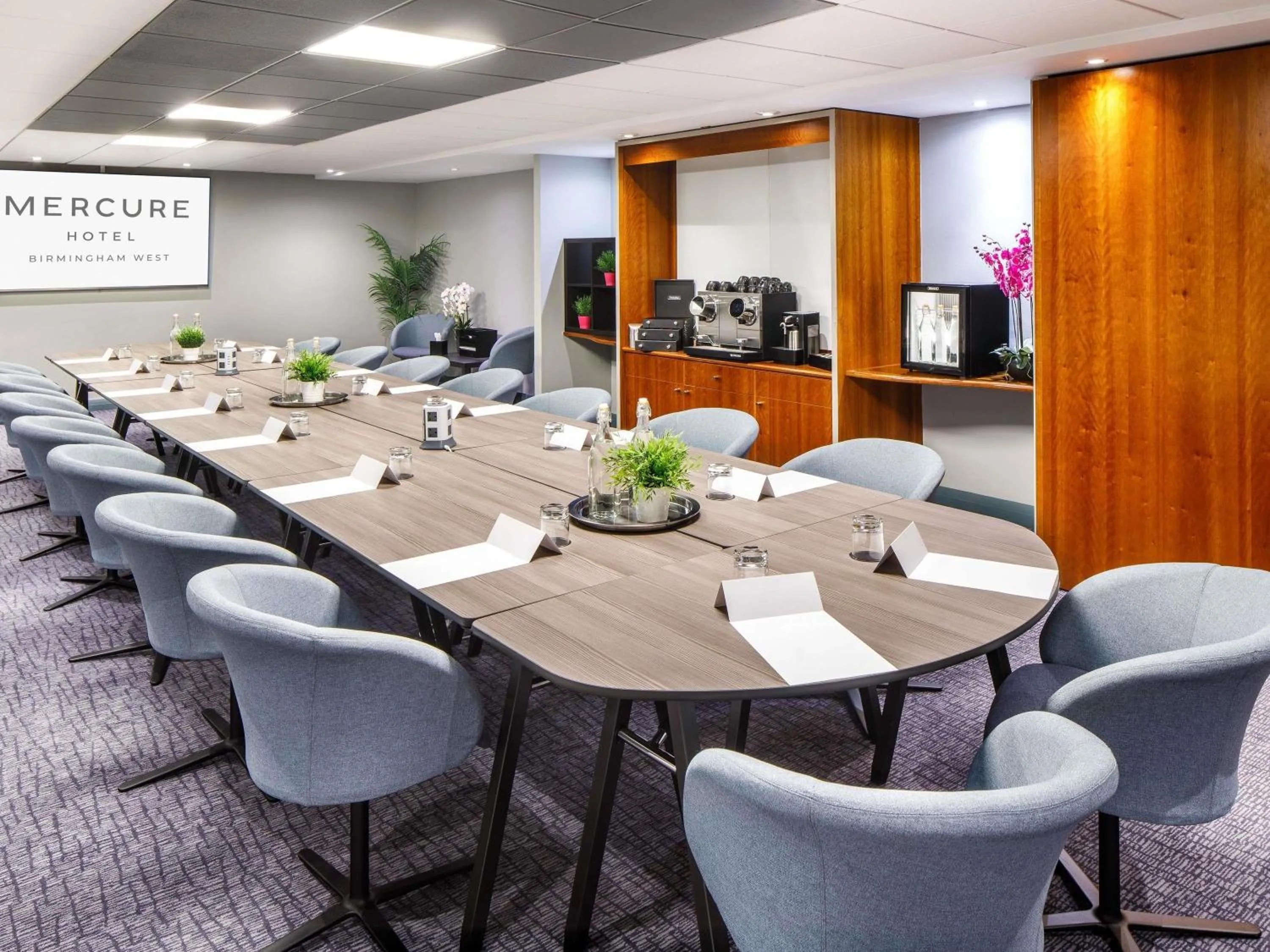 Meeting/conference room in Mercure Birmingham West Hotel