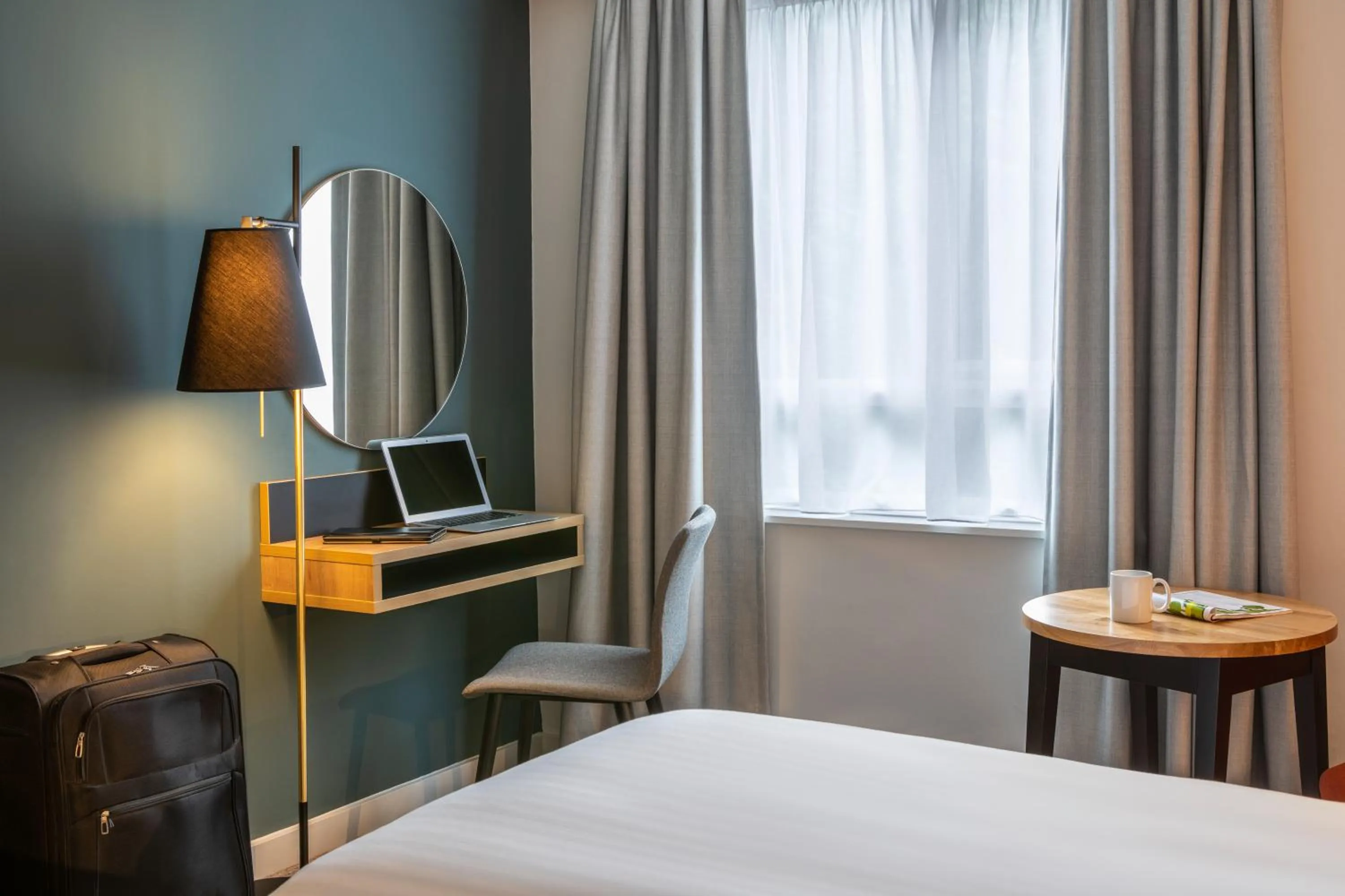 Bed in Mercure Birmingham West Hotel