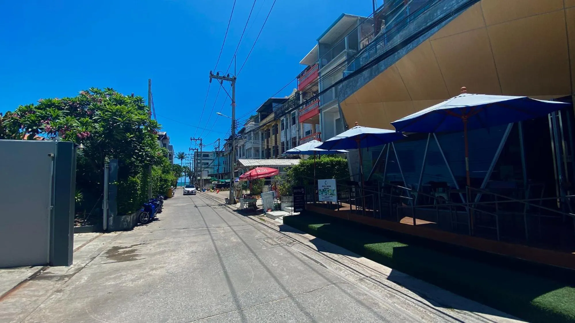 Street view in Beach 7 Condo