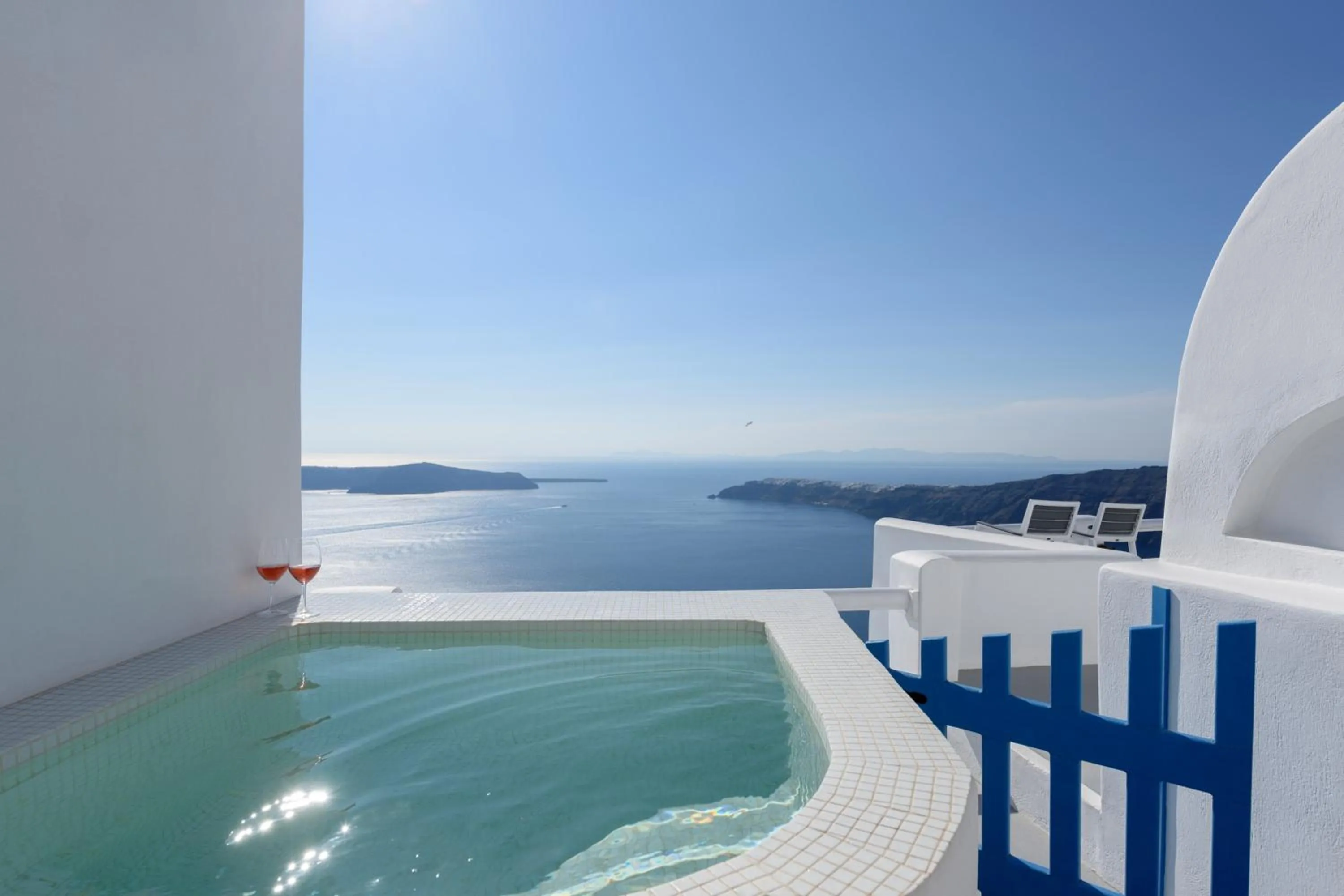 Area and facilities in Abyssanto Suites and Spa