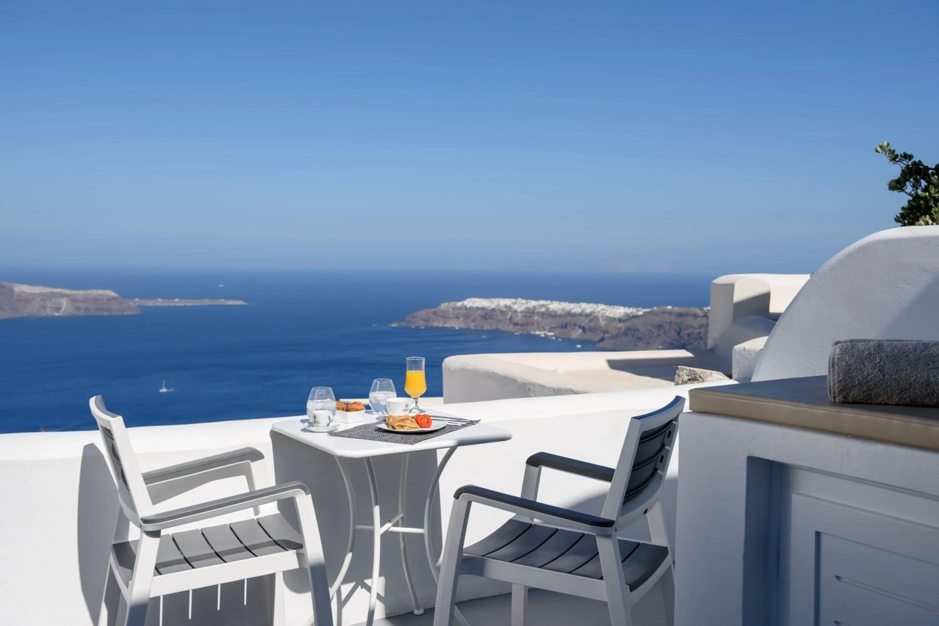 Day in Abyssanto Suites and Spa