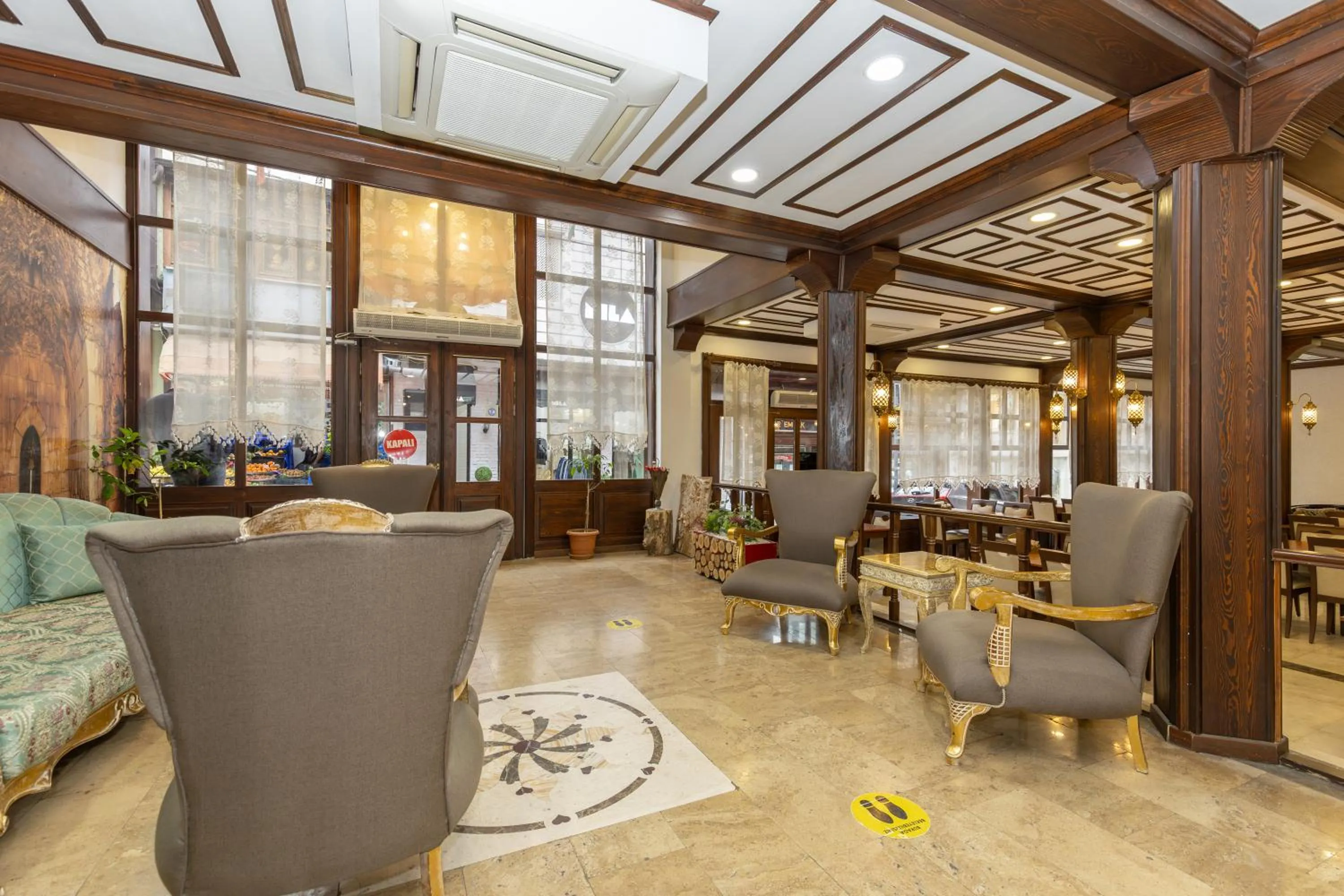 Living room in Bursa Grand Family HOTEL