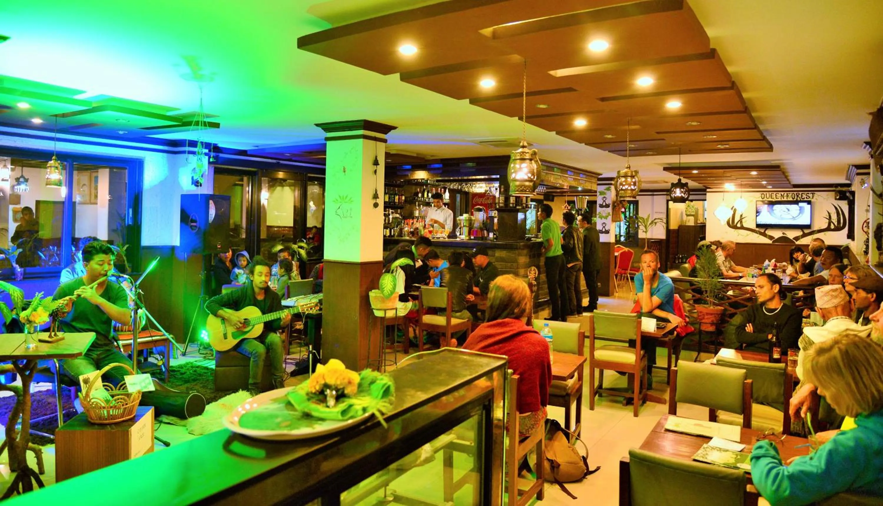 Restaurant/places to eat in Hotel Raniban Arcade