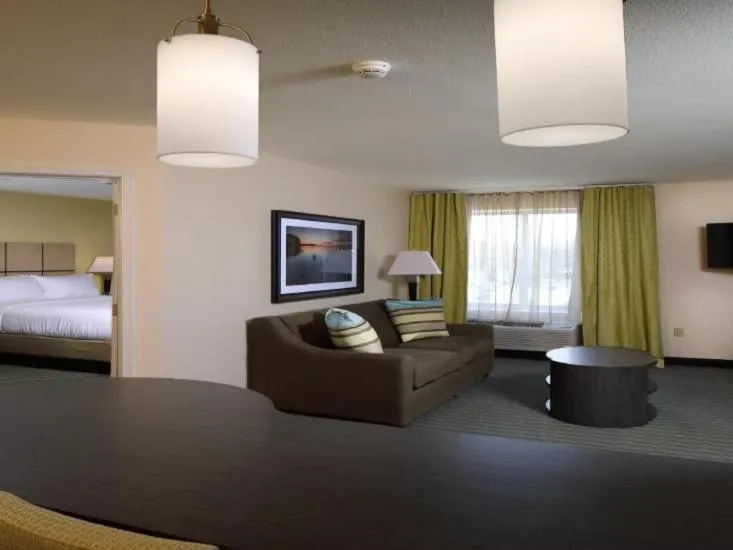 Bed in Candlewood Suites - Newark South - University Area by IHG