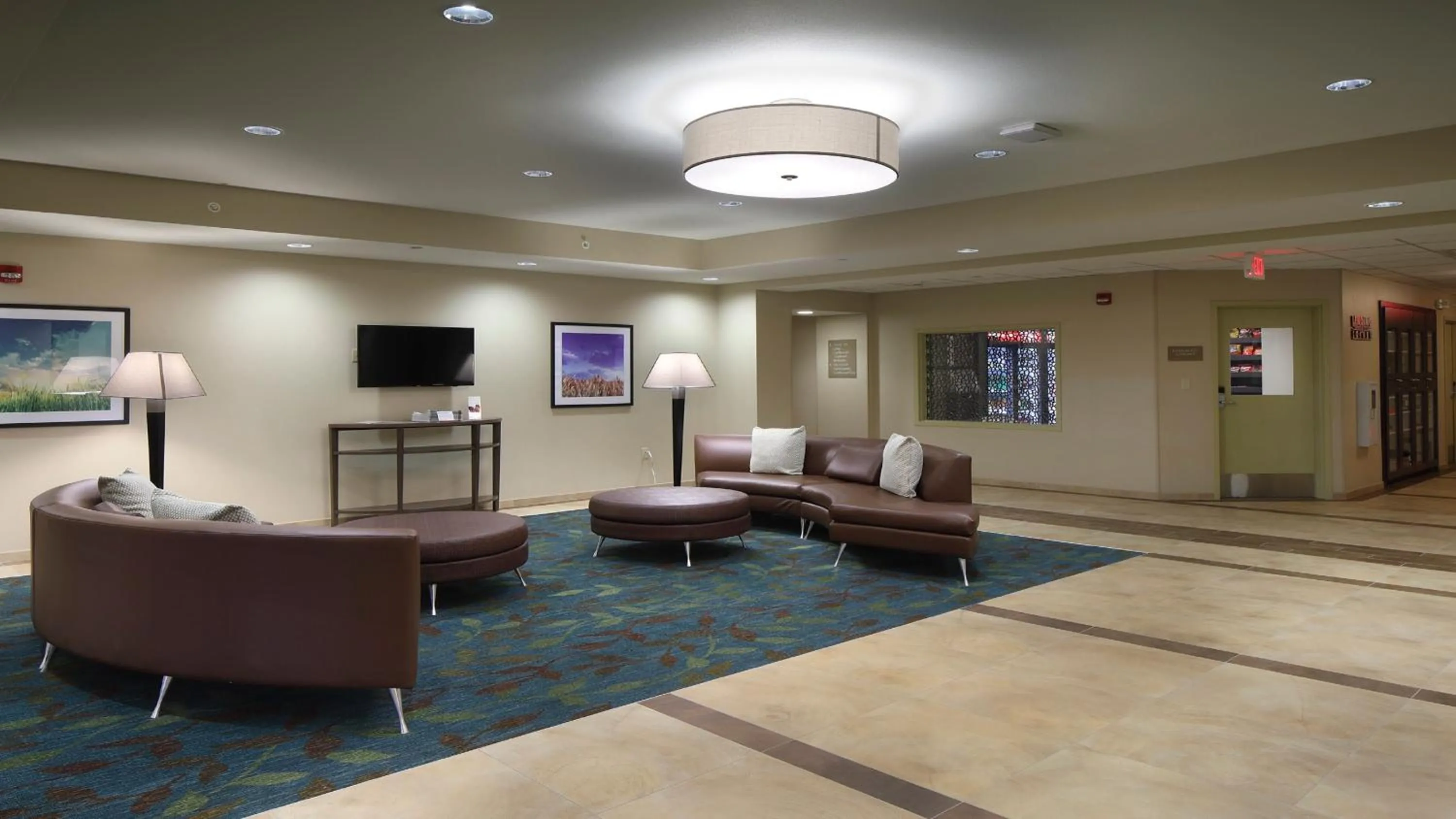 Lobby or reception in Candlewood Suites - Newark South - University Area by IHG