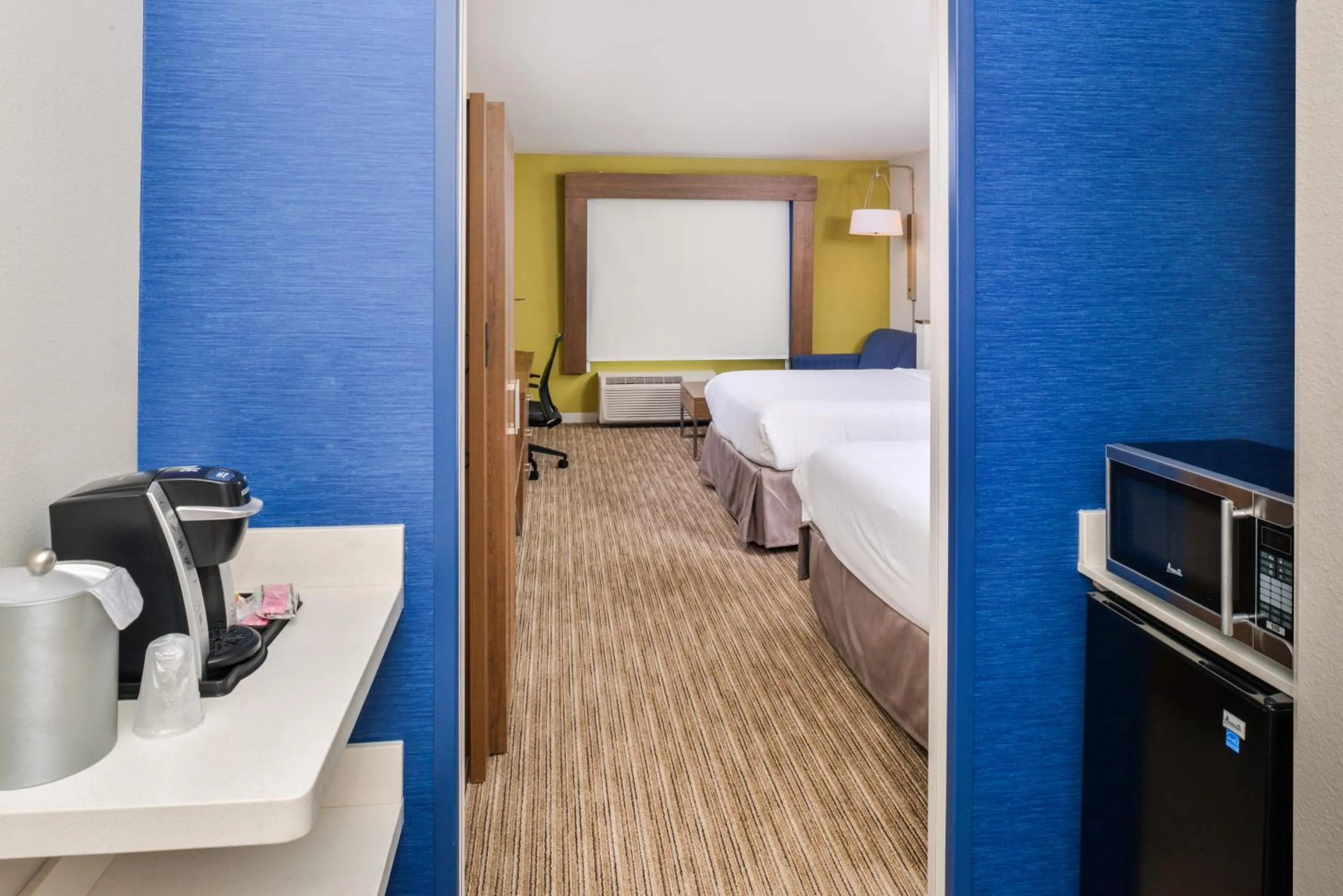 Photo of the whole room, Bed in Holiday Inn Express & Suites - Ogallala by IHG