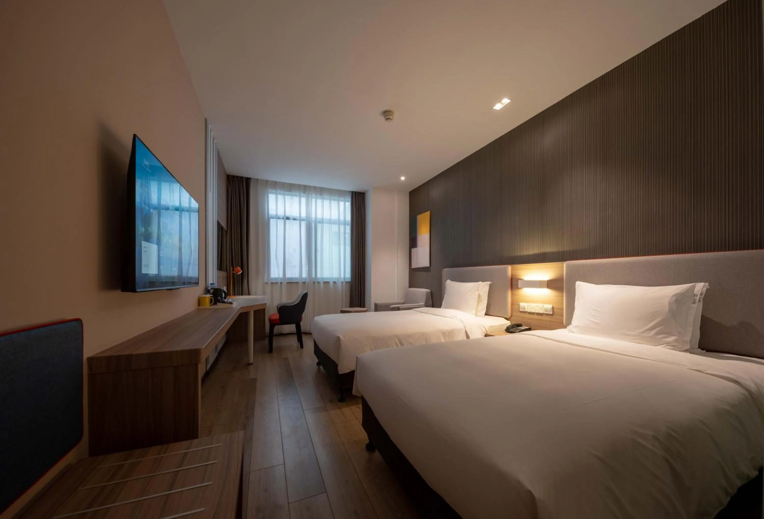 Bedroom, Bed in Holiday Inn Express Shanghai Pujiang by IHG