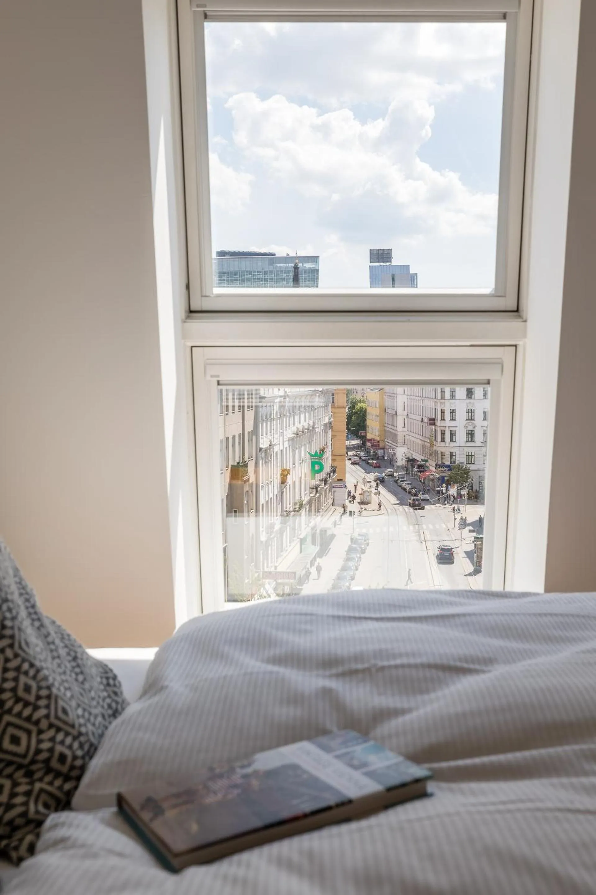 City view, Bed in RAFAEL KAISER - Premium Apartments City Centre - Contactless Check-In
