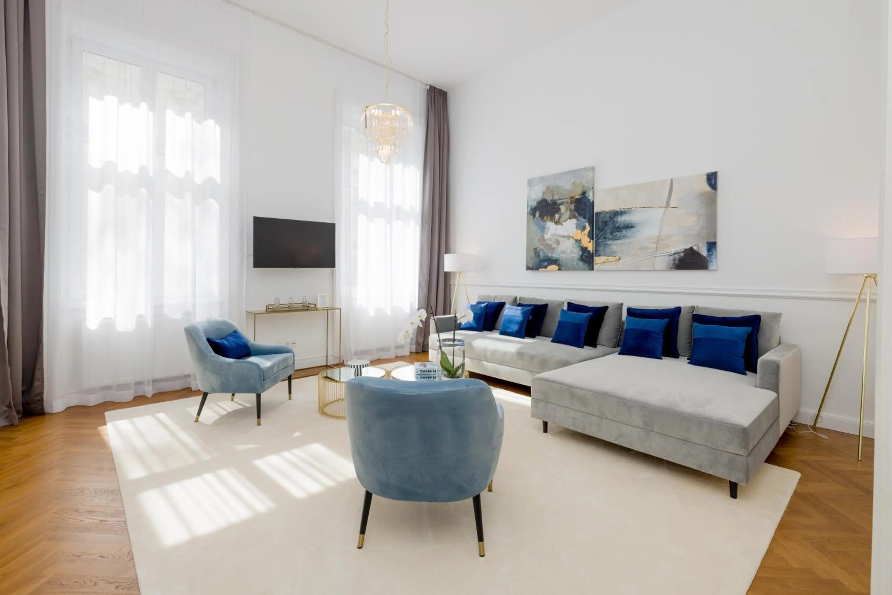 TV and multimedia in RAFAEL KAISER - Premium Apartments City Centre - Contactless Check-In