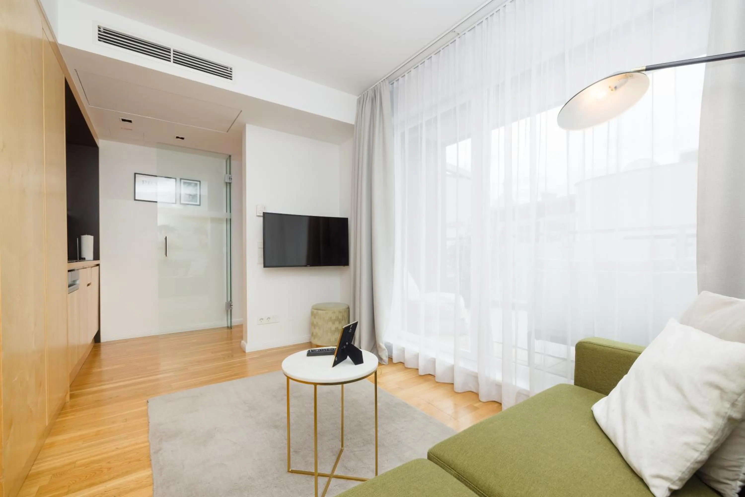 TV and multimedia in RAFAEL KAISER - Premium Apartments City Centre - Contactless Check-In
