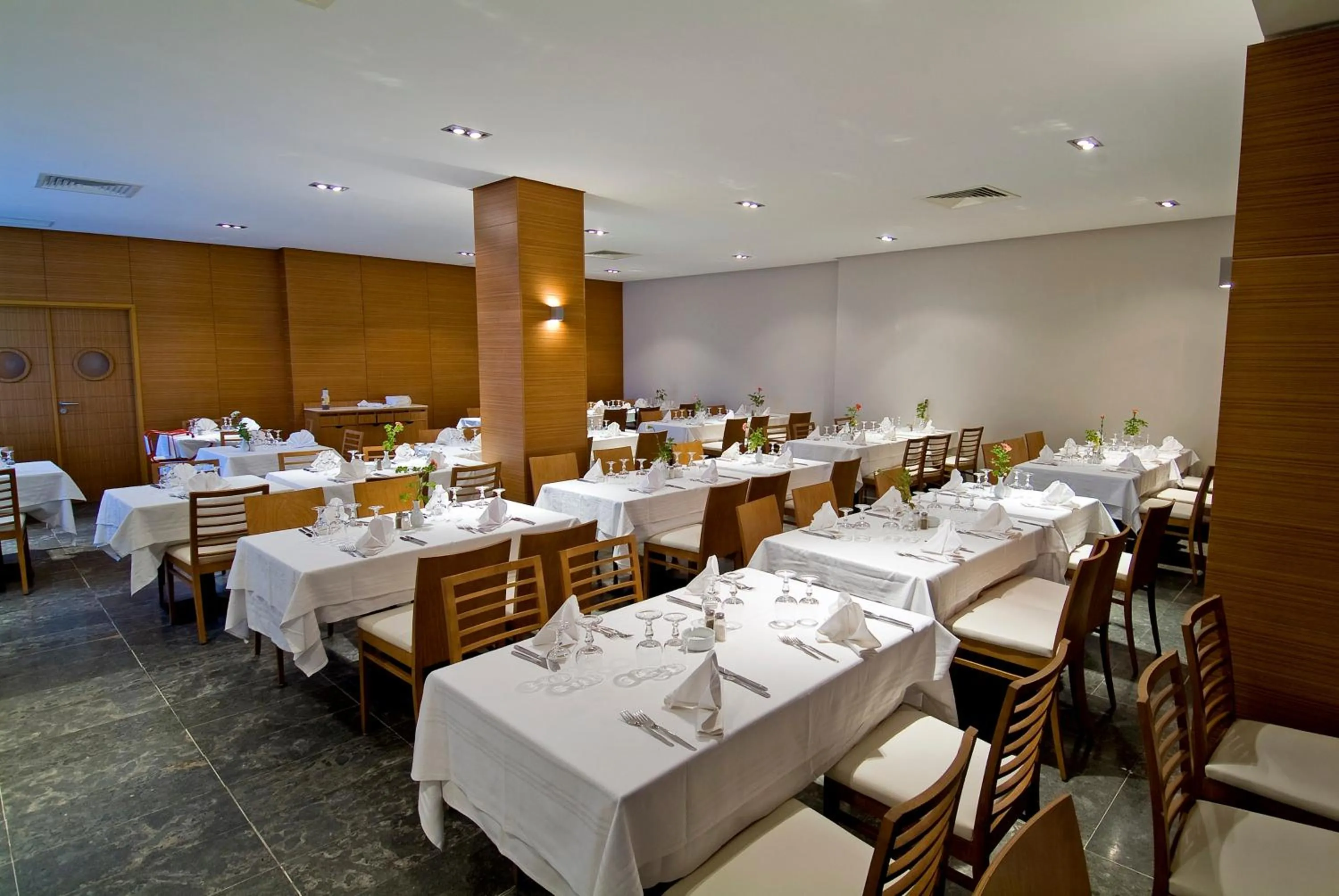 Restaurant/places to eat in The Orangers Beach Resort and Bungalows All Inclusive