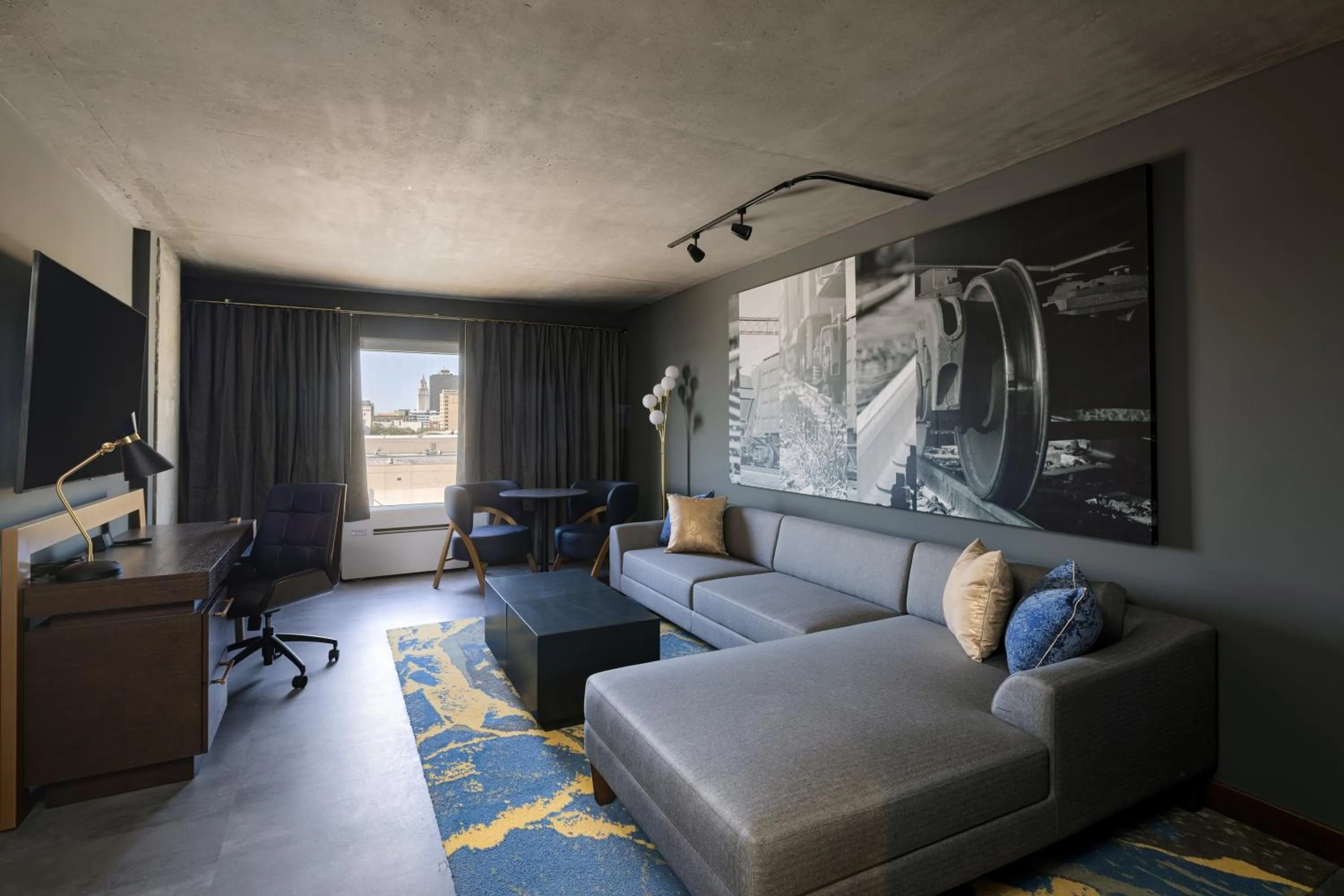 Living room in Bally's Baton Rouge Hotel