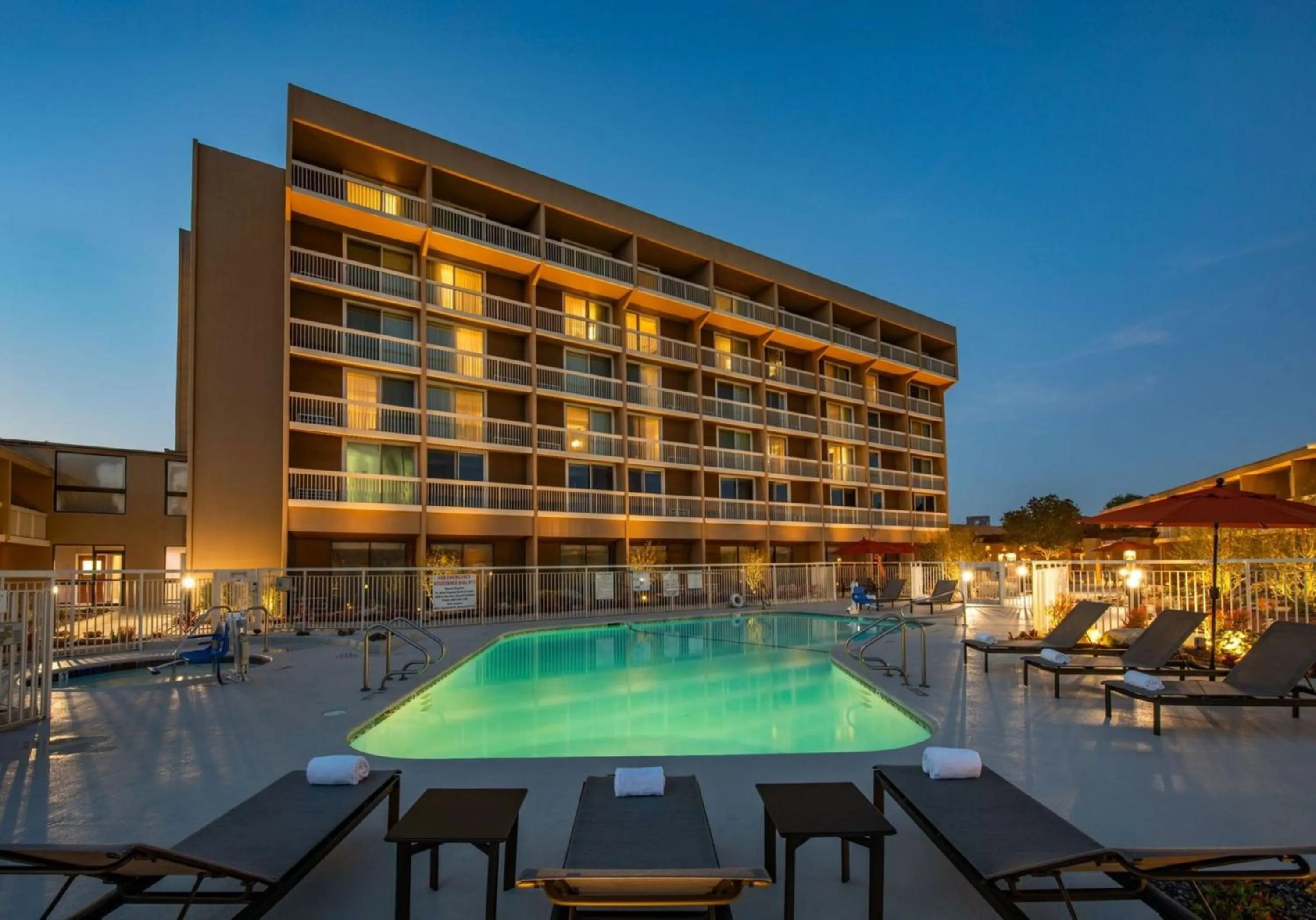 Swimming pool in Holiday Inn Oxnard - Ventura by IHG