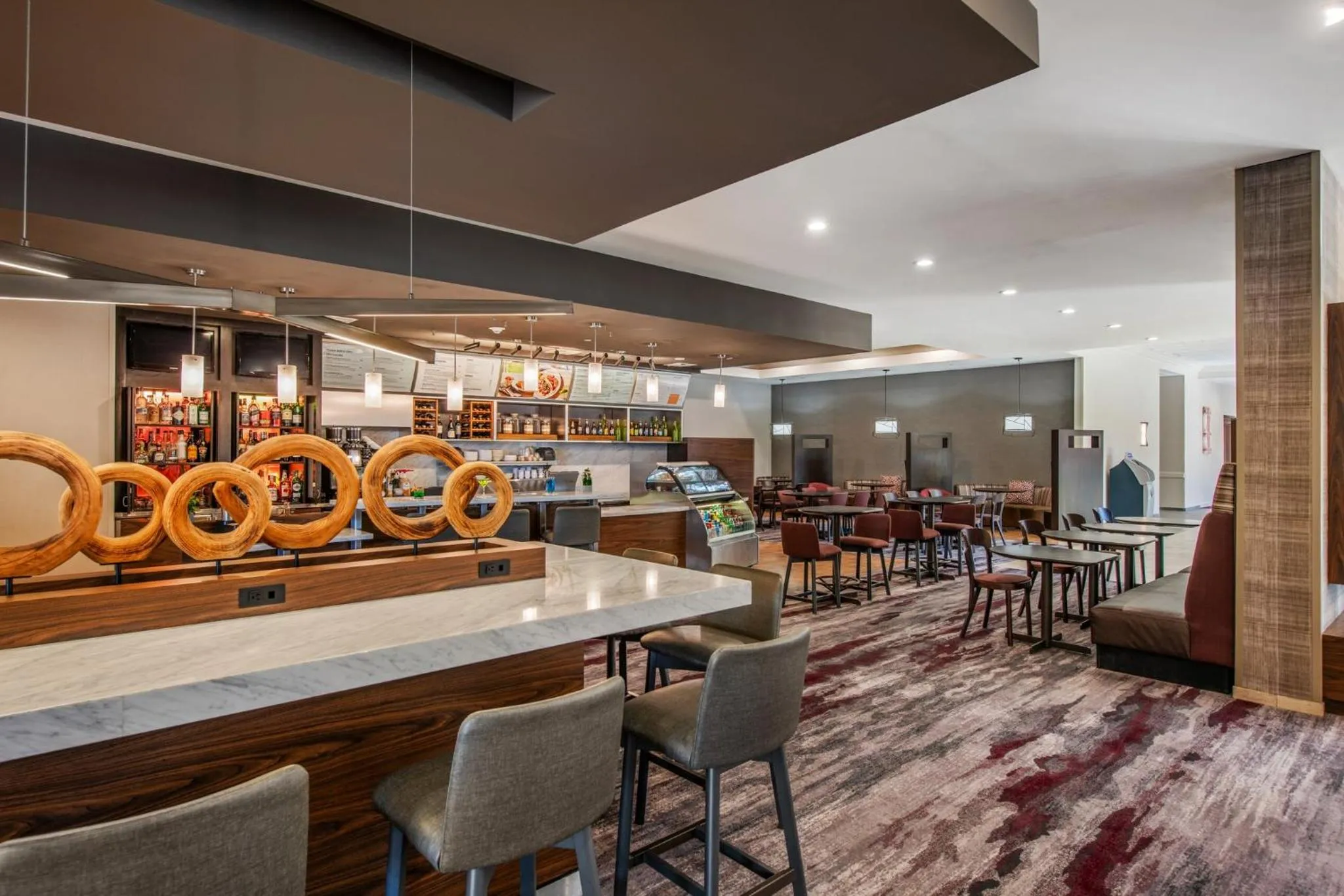 Lounge or bar in Holiday Inn Oxnard - Ventura by IHG
