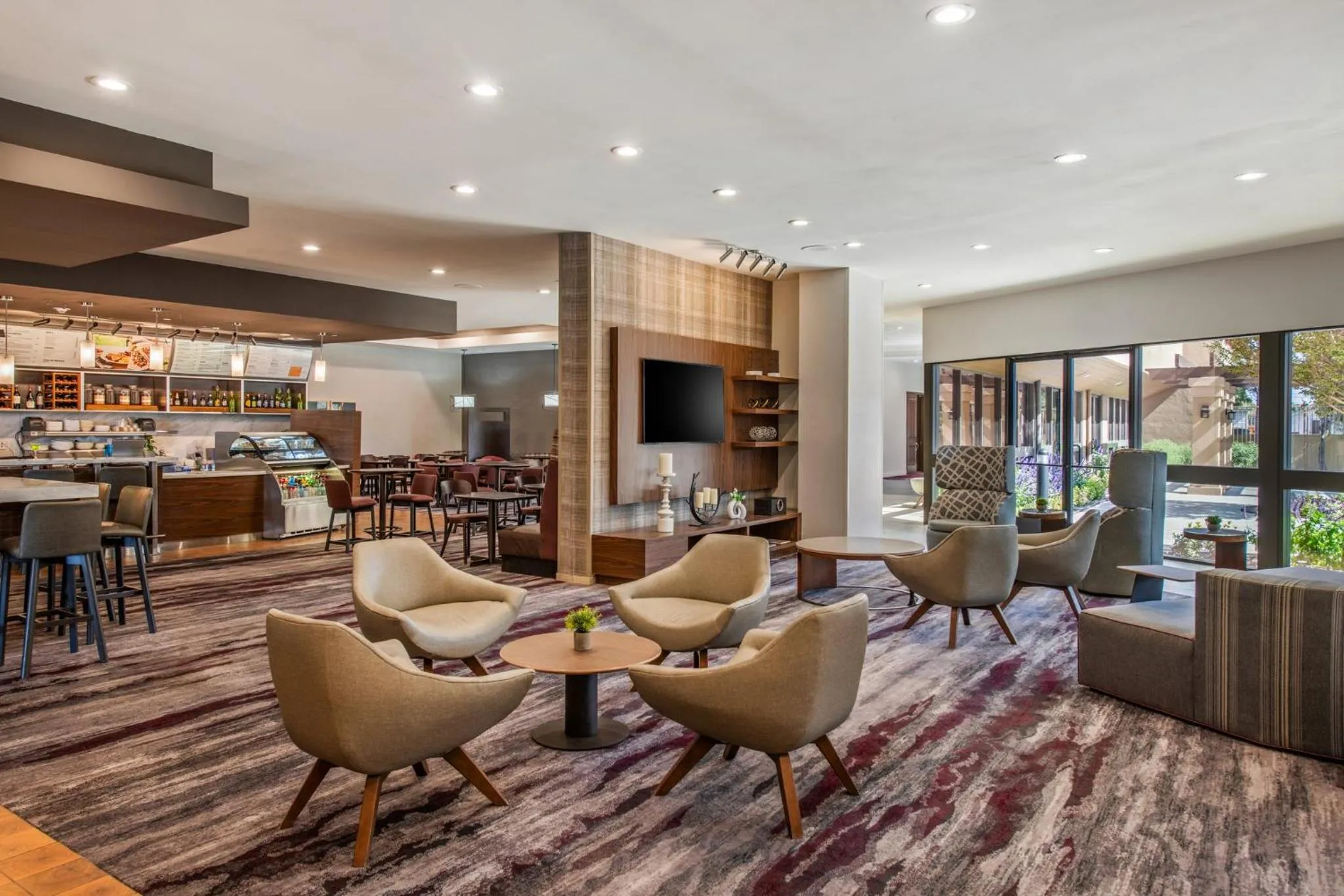 Property building in Holiday Inn Oxnard - Ventura by IHG