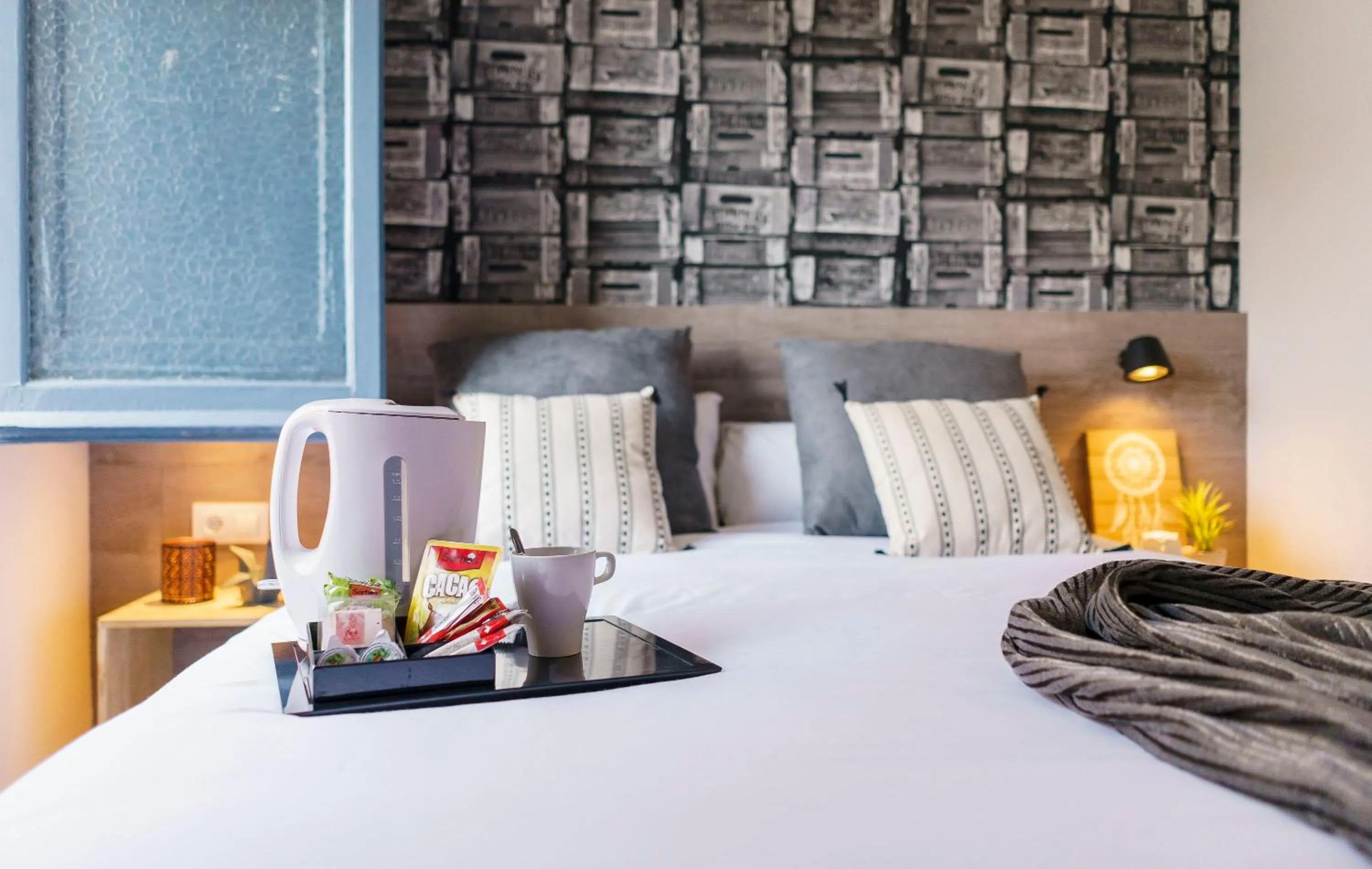 Bedroom, Bed in BYPILLOW Wander