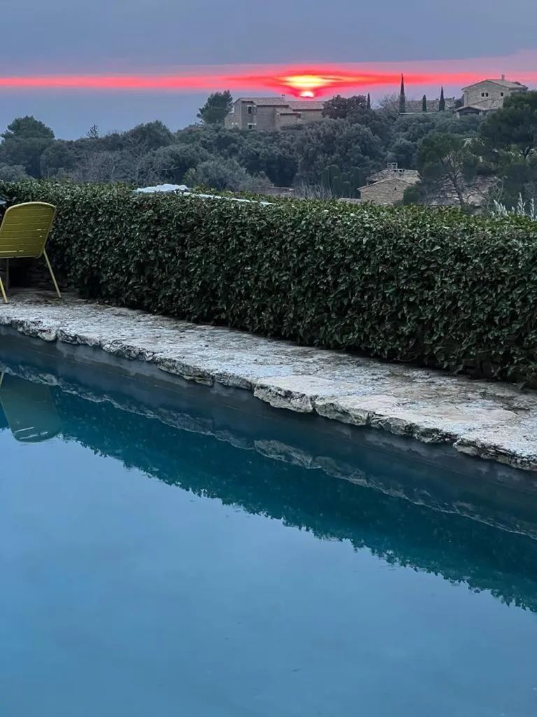 Swimming pool in La Borie en Provence